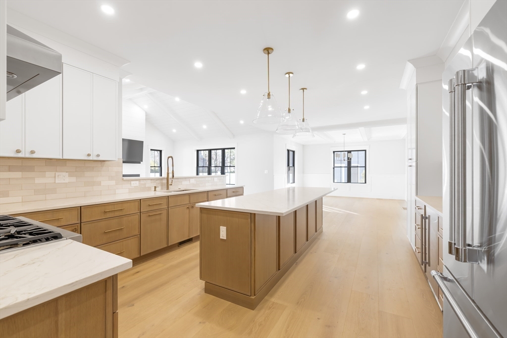 6 Ambler Court
