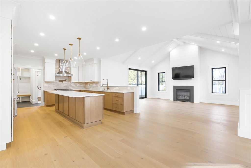6 Ambler Court