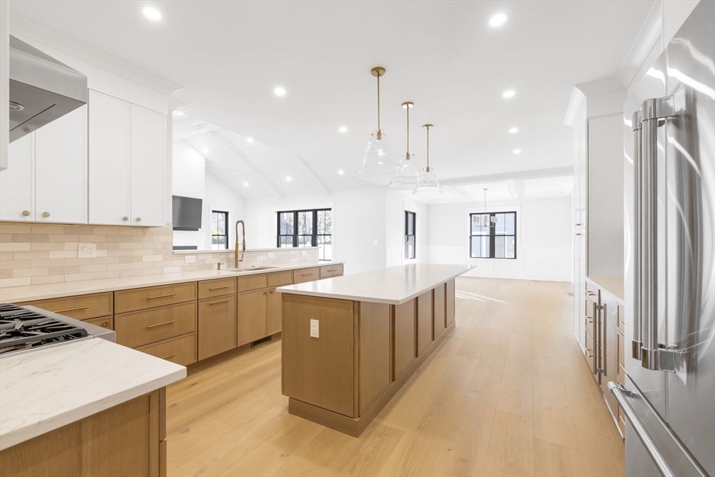 6 Ambler Court