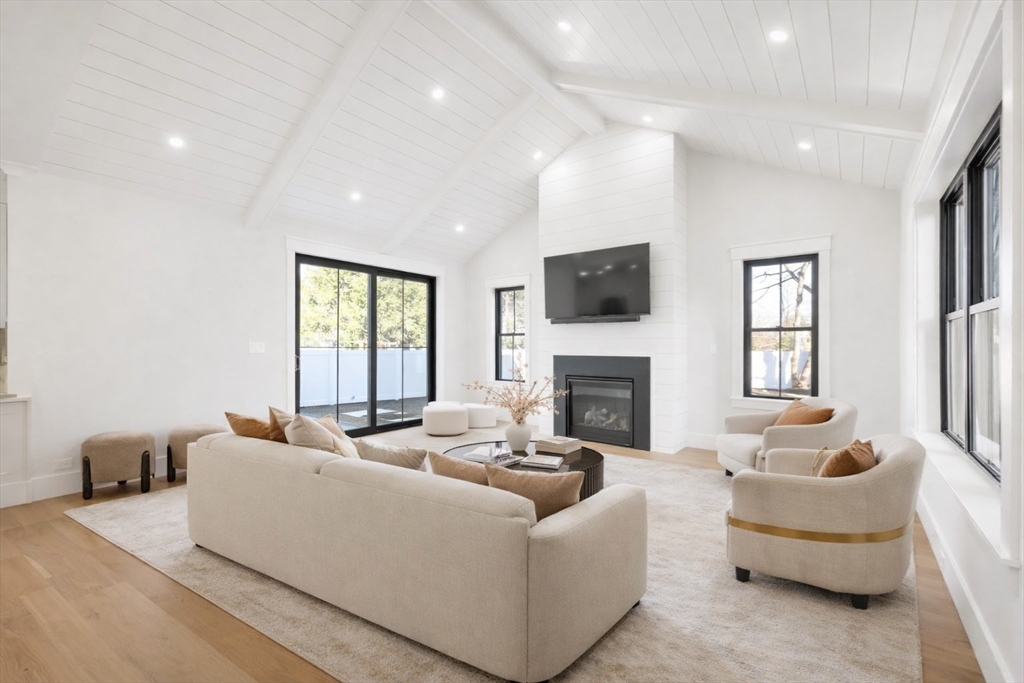 6 Ambler Court