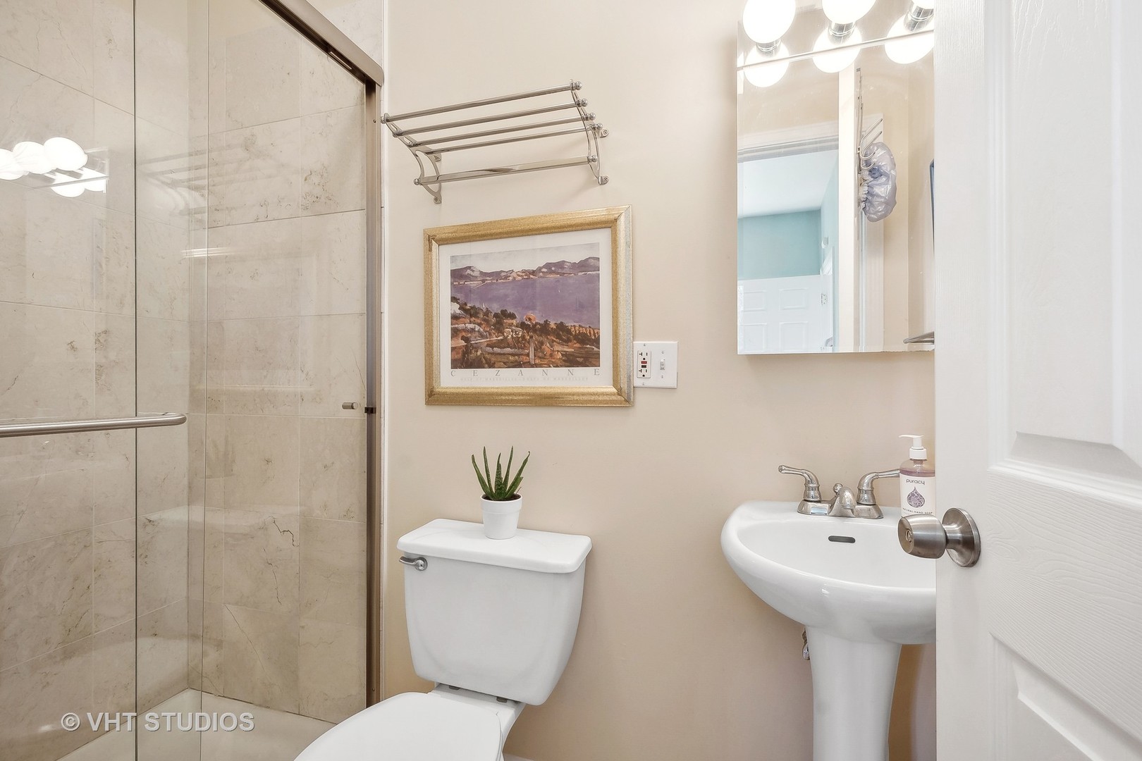 1132 W Farwell Avenue Unit: 1S