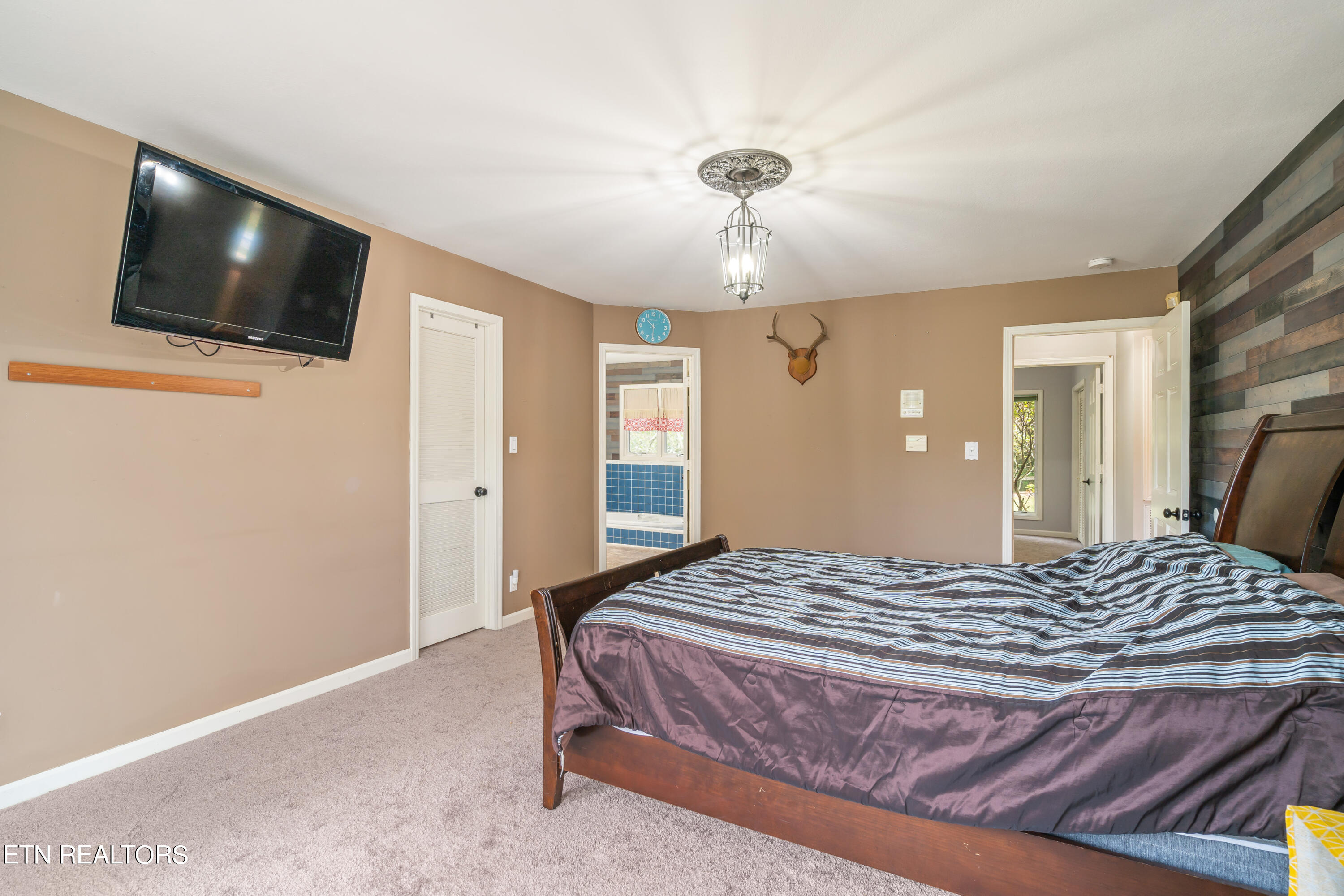 205 Russell Hollow Rd