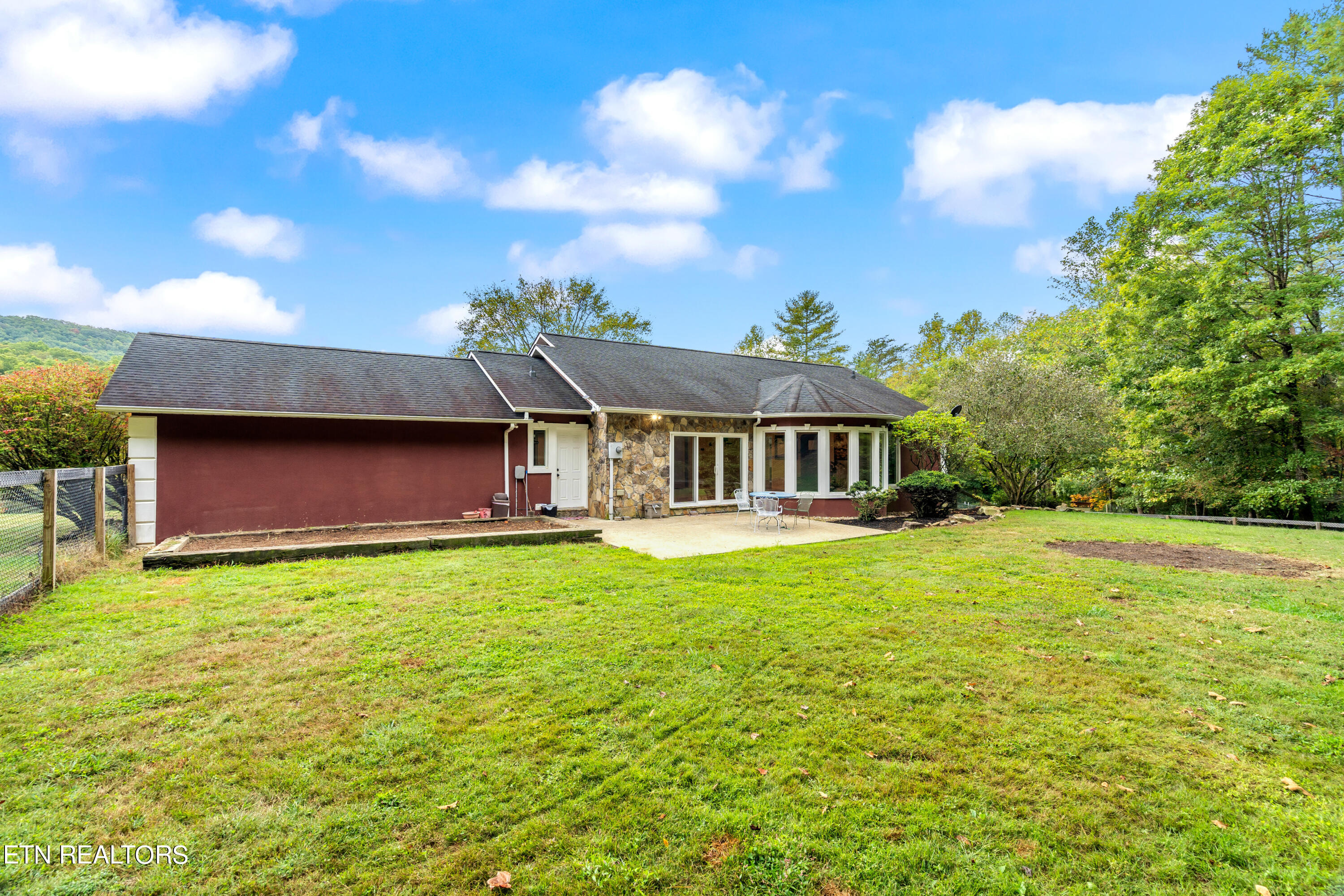 205 Russell Hollow Rd