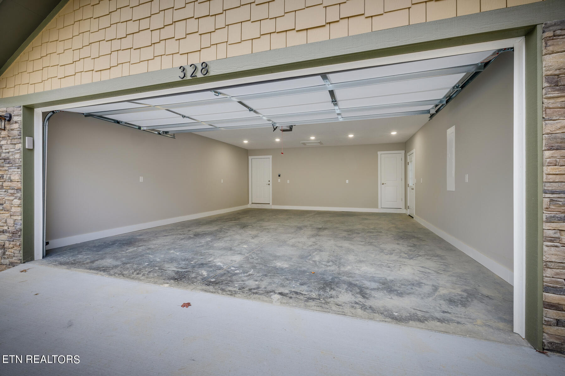 328 Countrywood Place