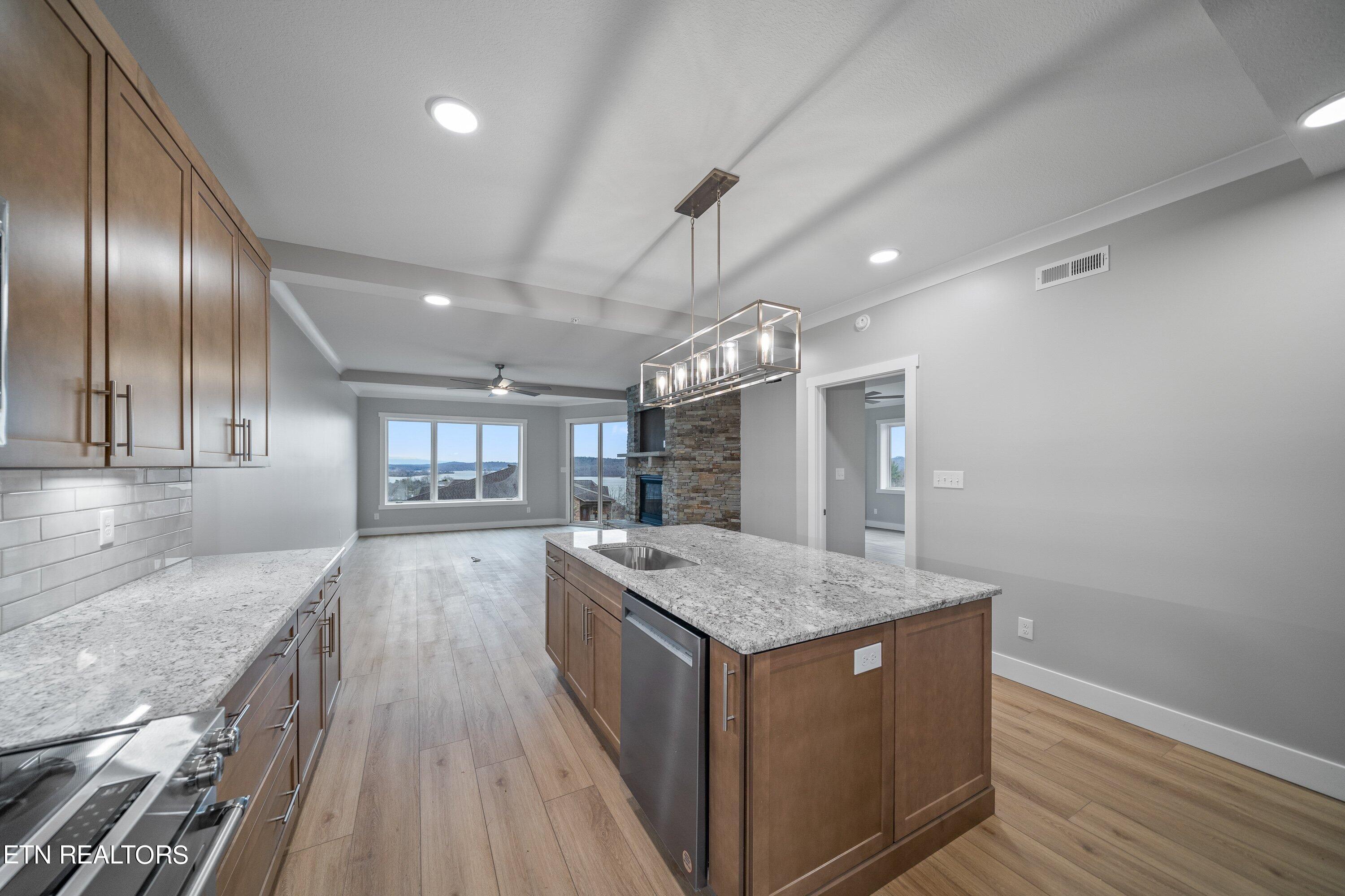 2422 Grand View Court