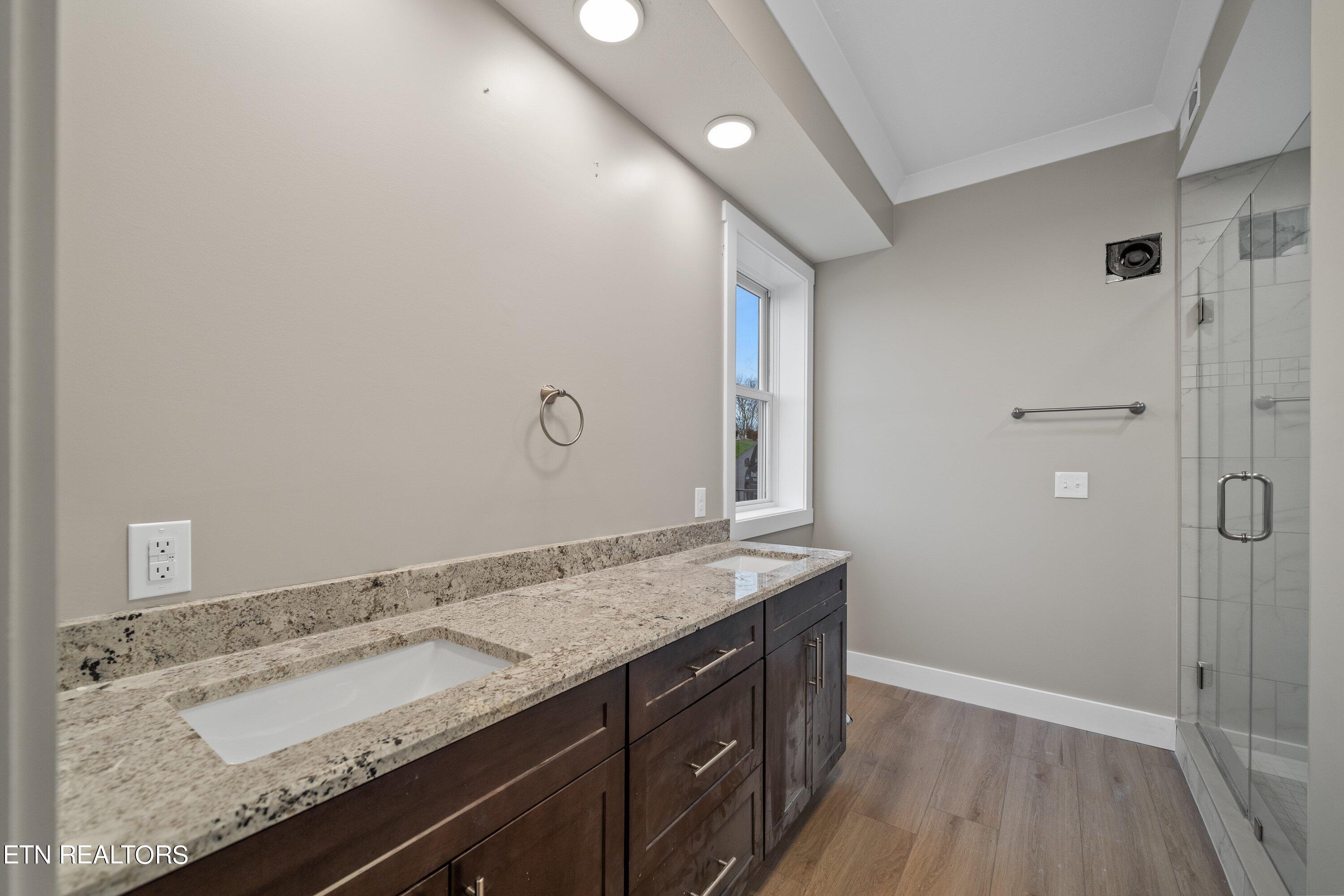 2422 Grand View Court