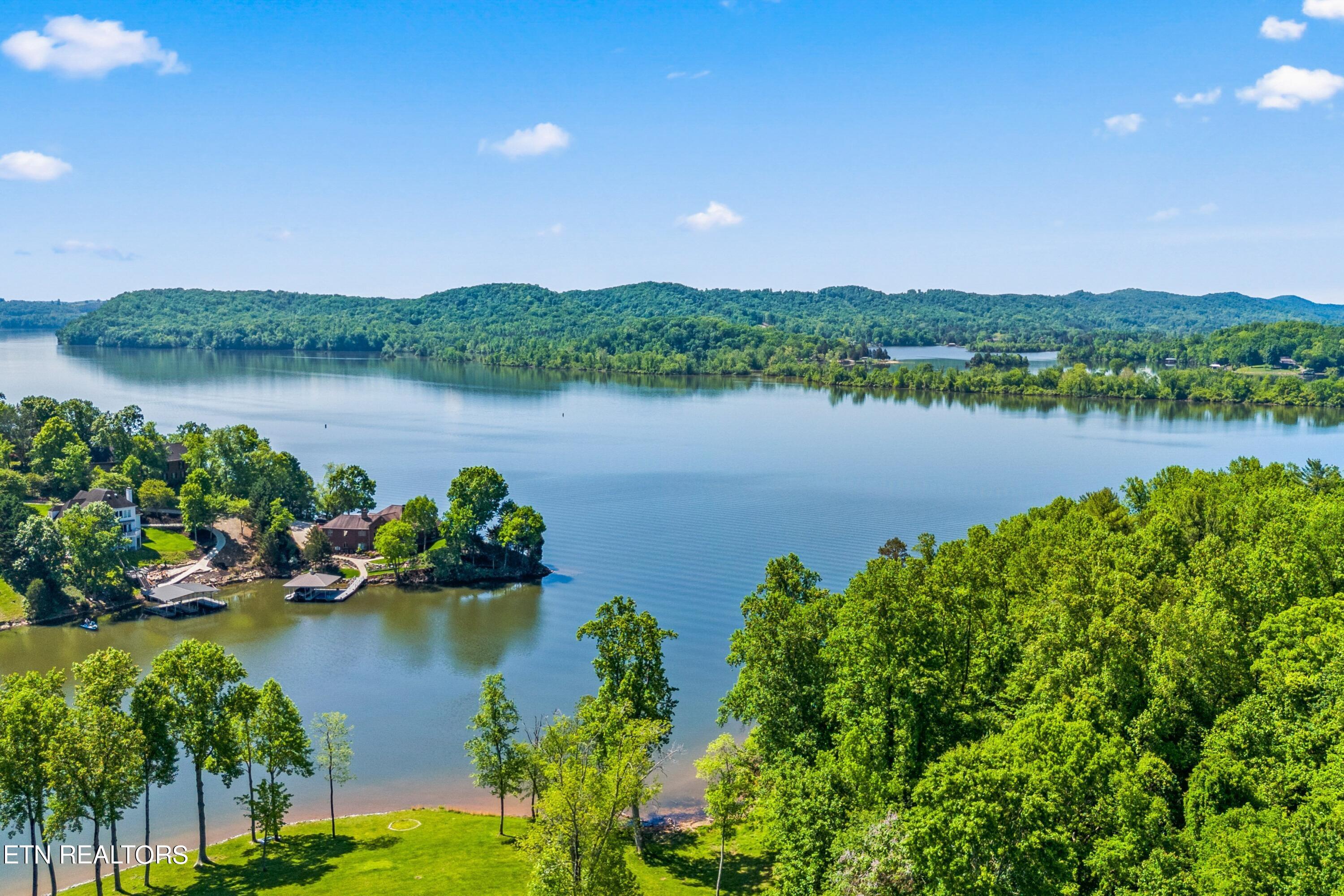 2422 Grand View Court