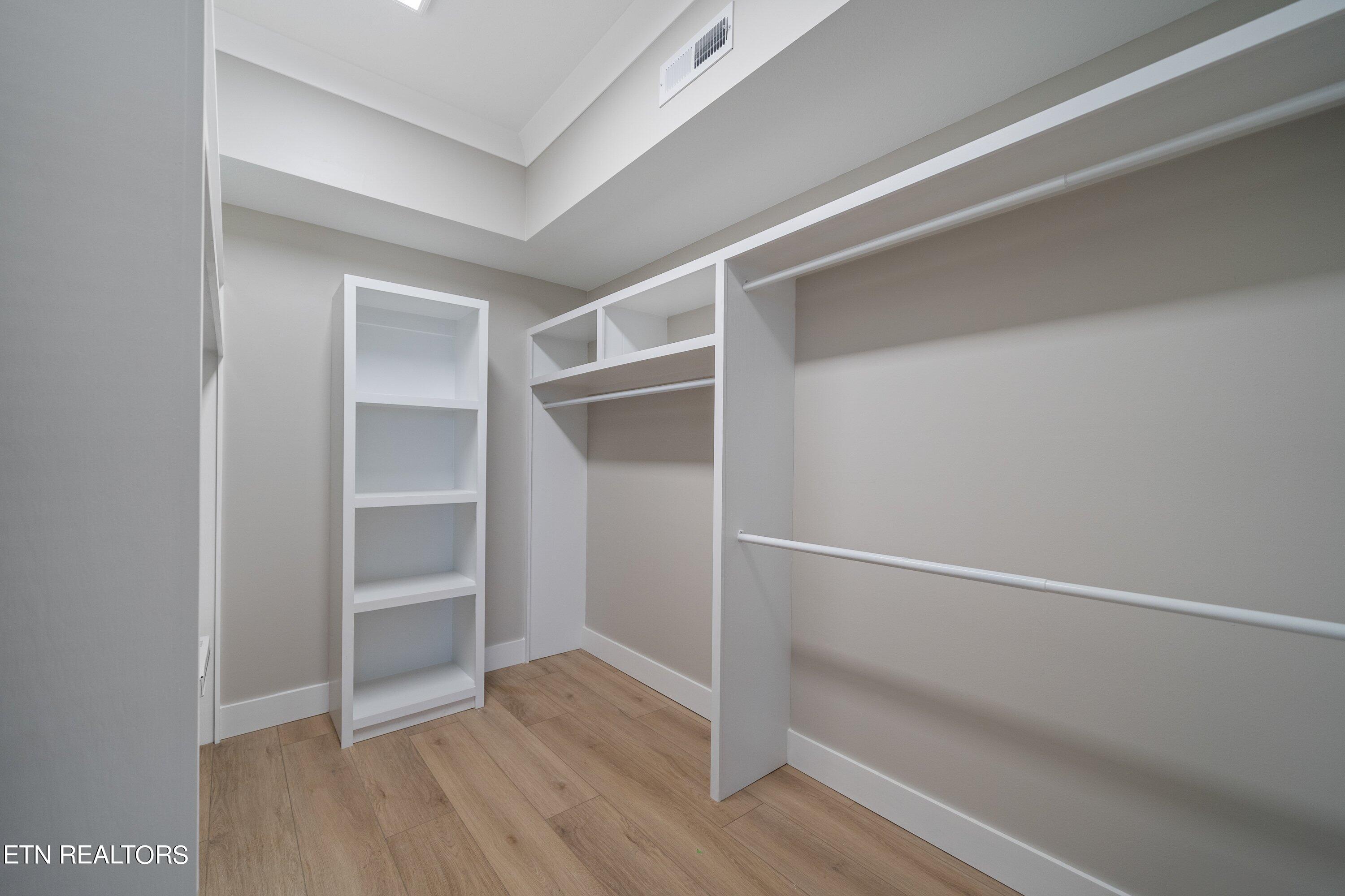 2422 Grand View Court