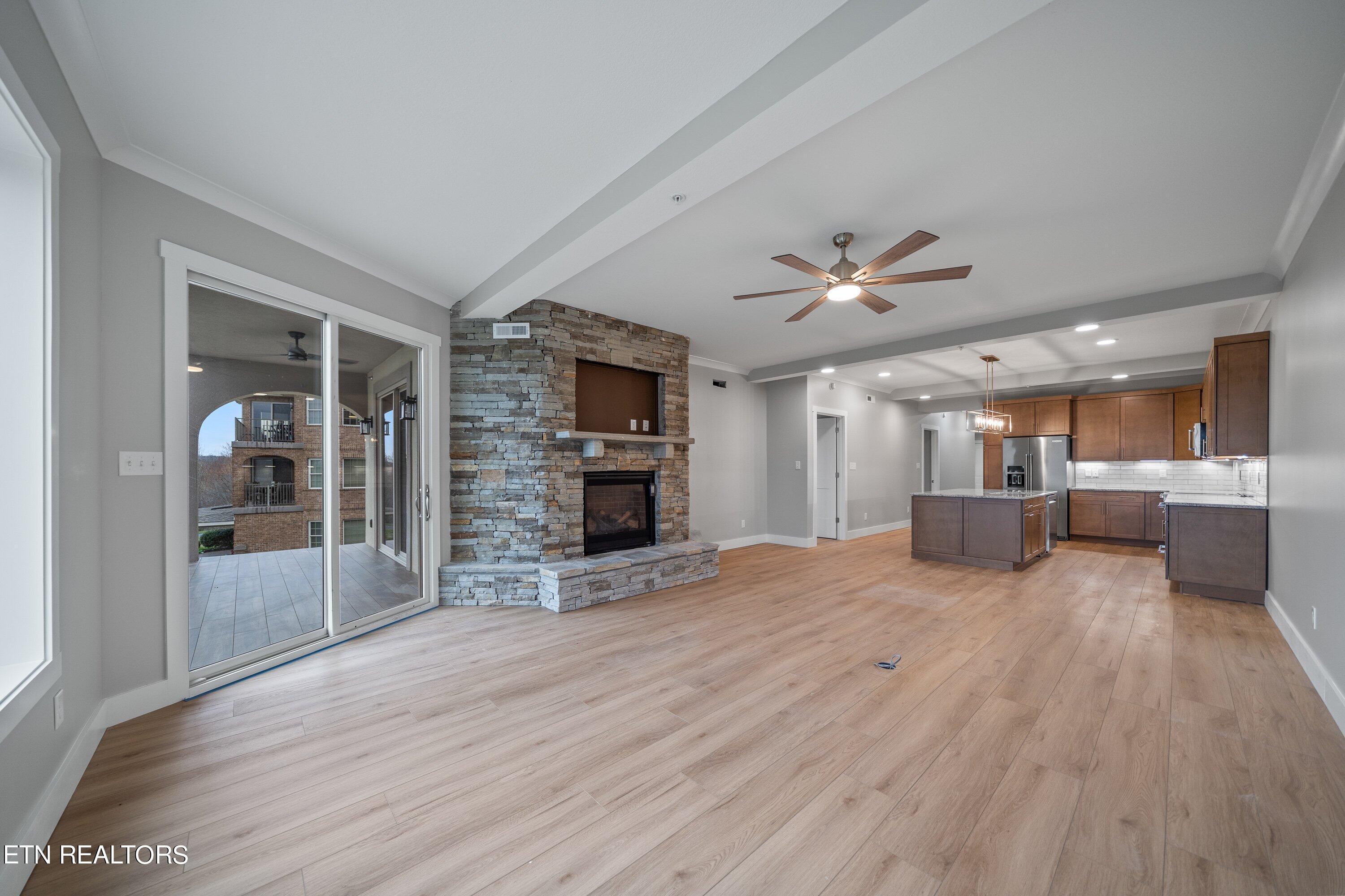 2422 Grand View Court