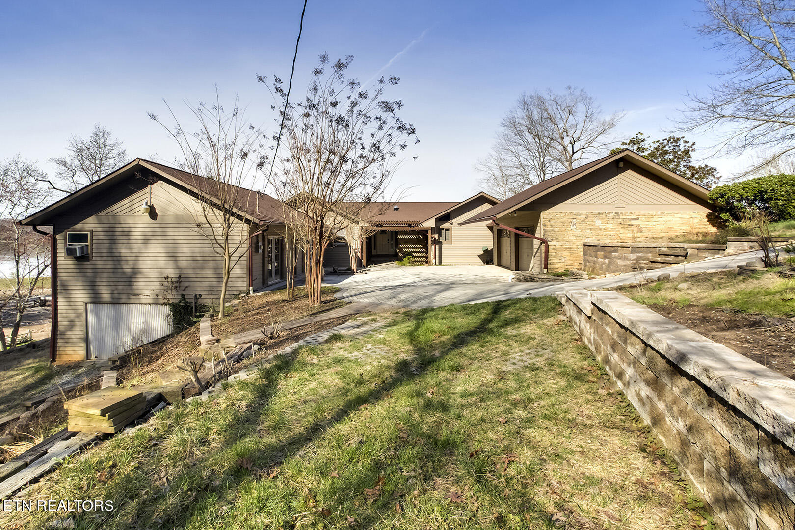 103 Indian Shadows Court