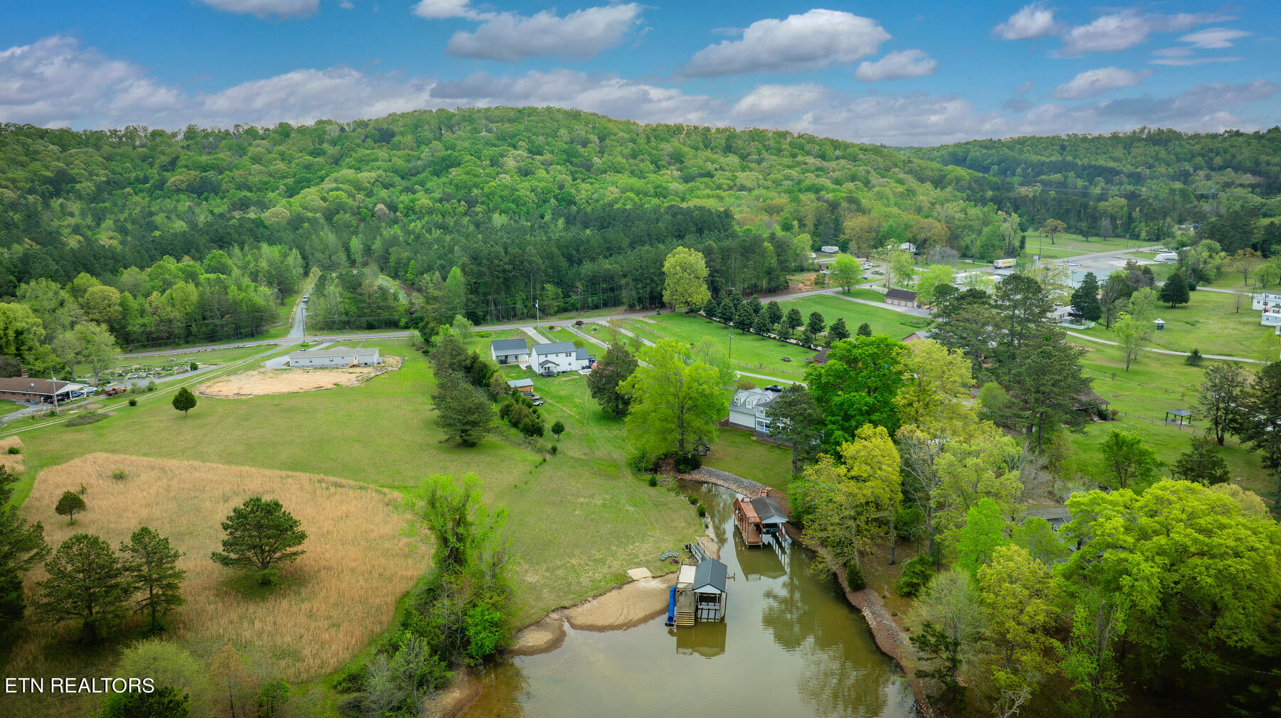 1753 State Hwy TN 304 (River Rd)