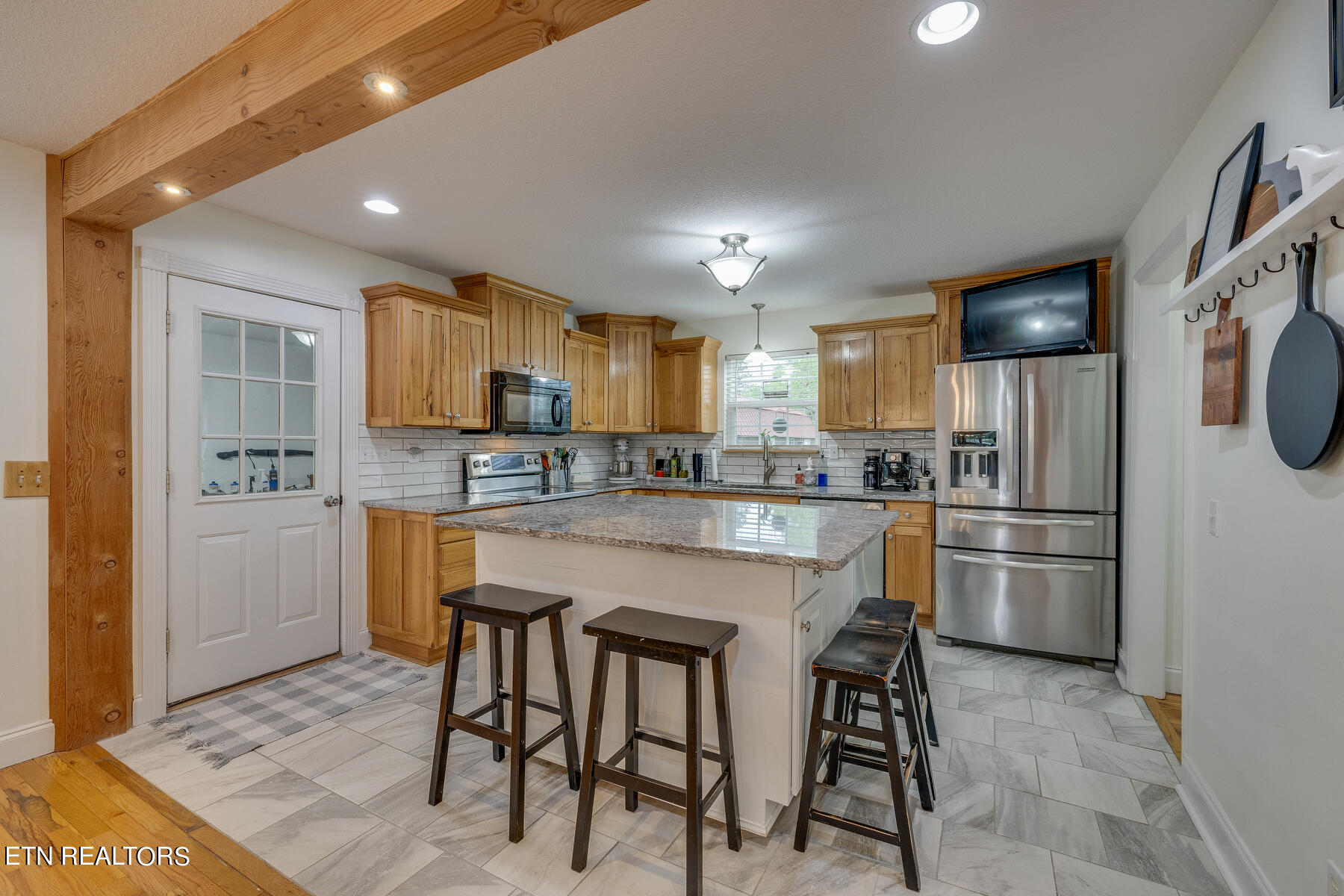 1753 State Hwy TN 304 (River Rd)