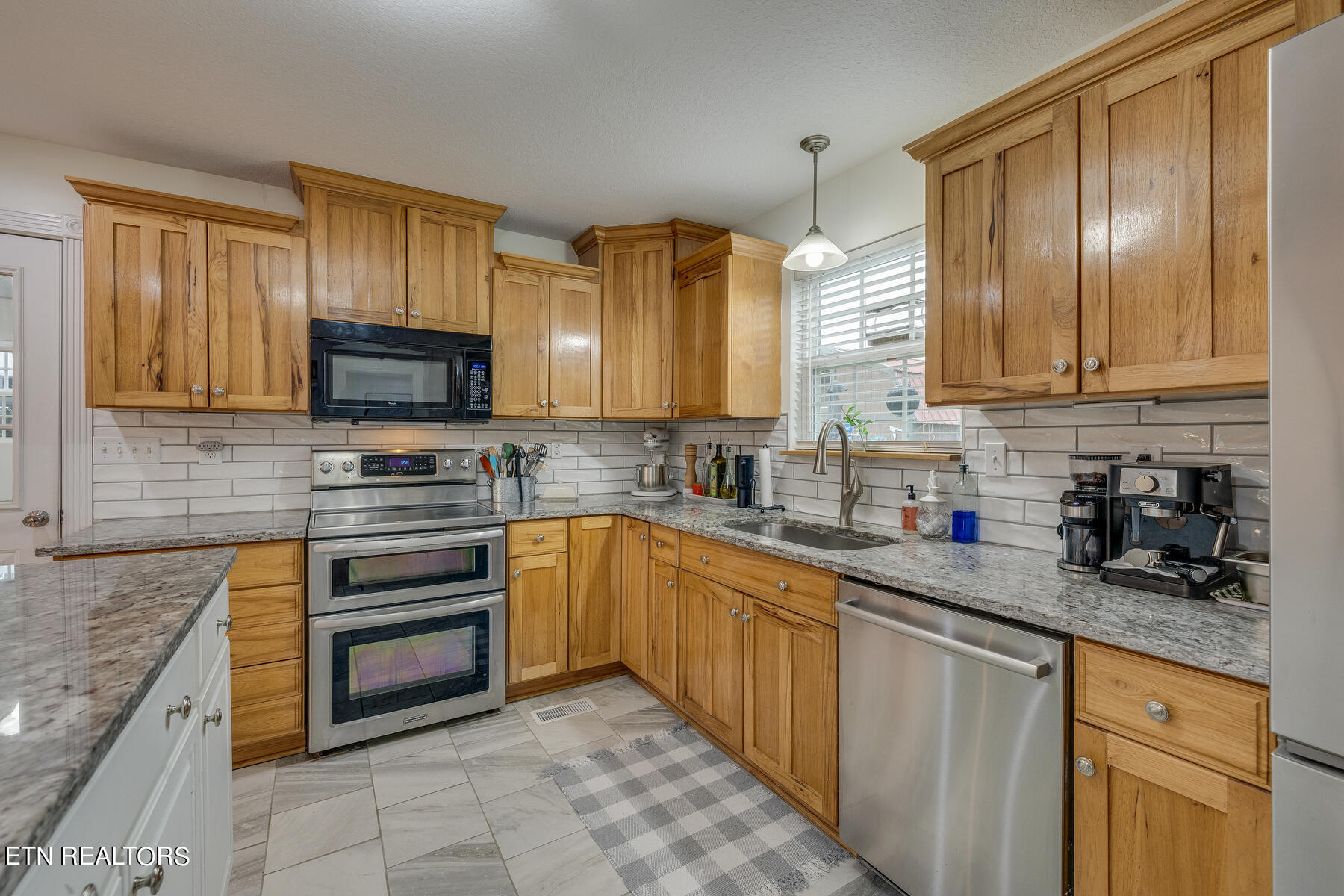 1753 State Hwy TN 304 (River Rd)