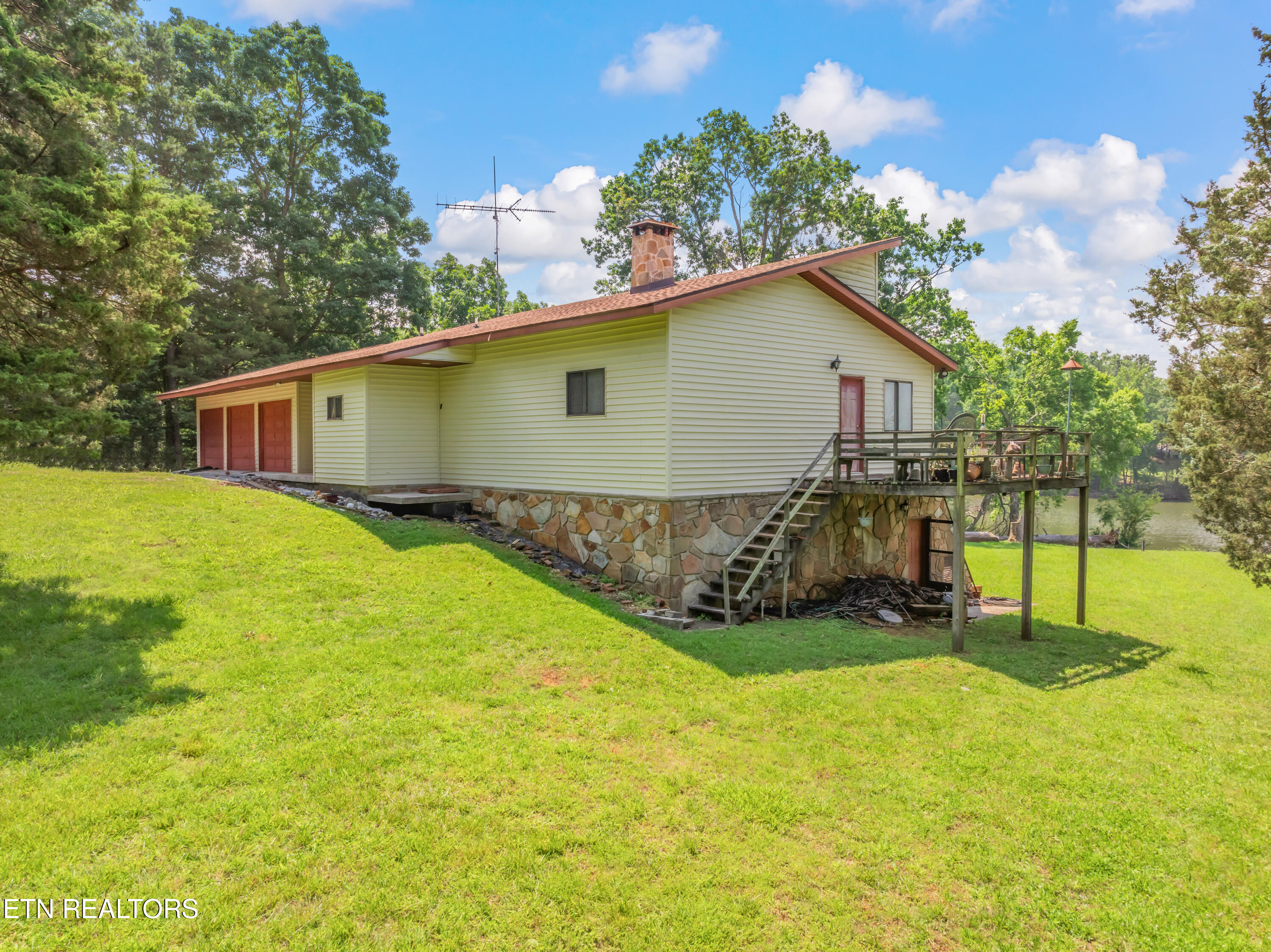 460 Lake Harbor Drive