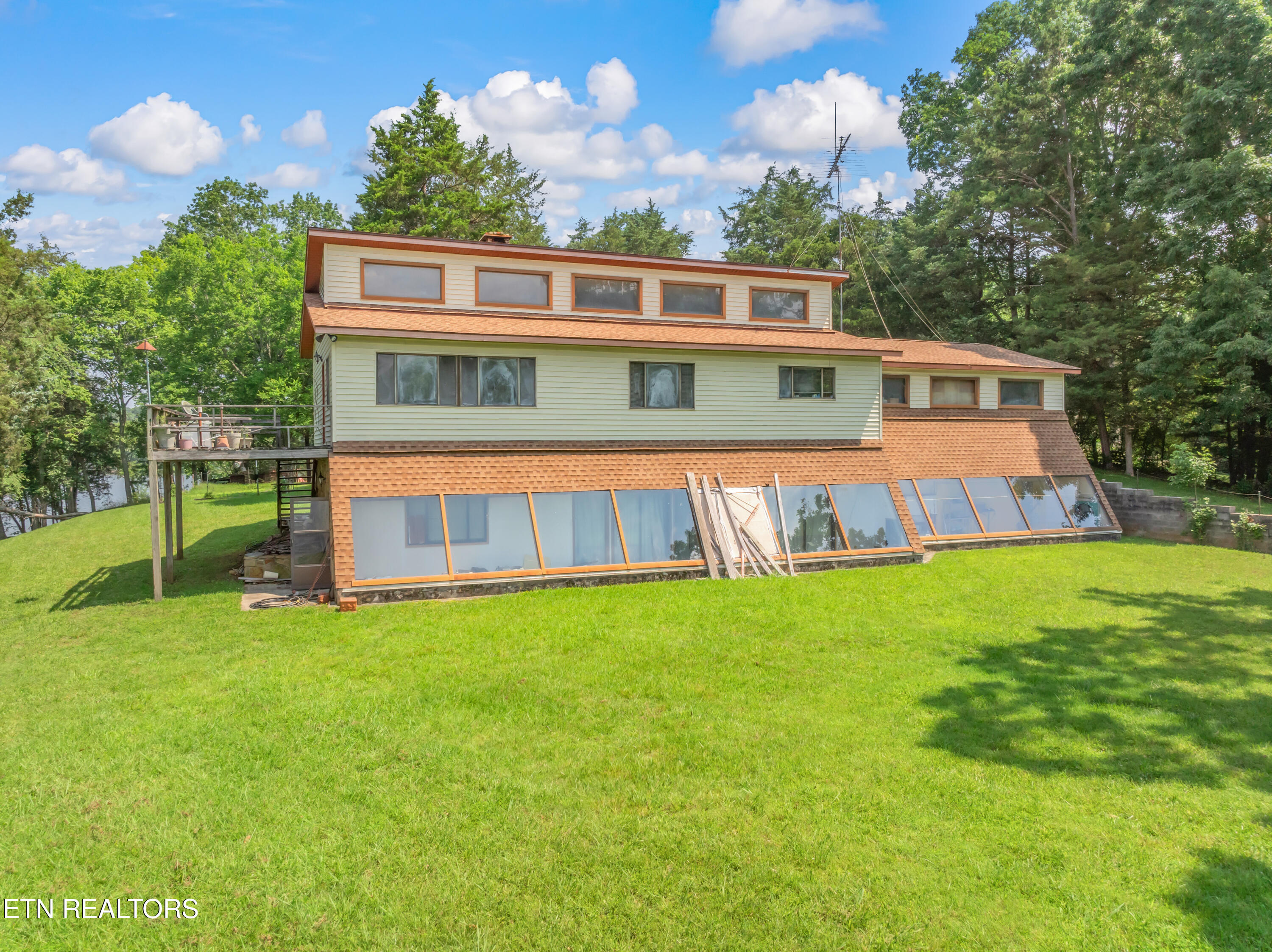 460 Lake Harbor Drive