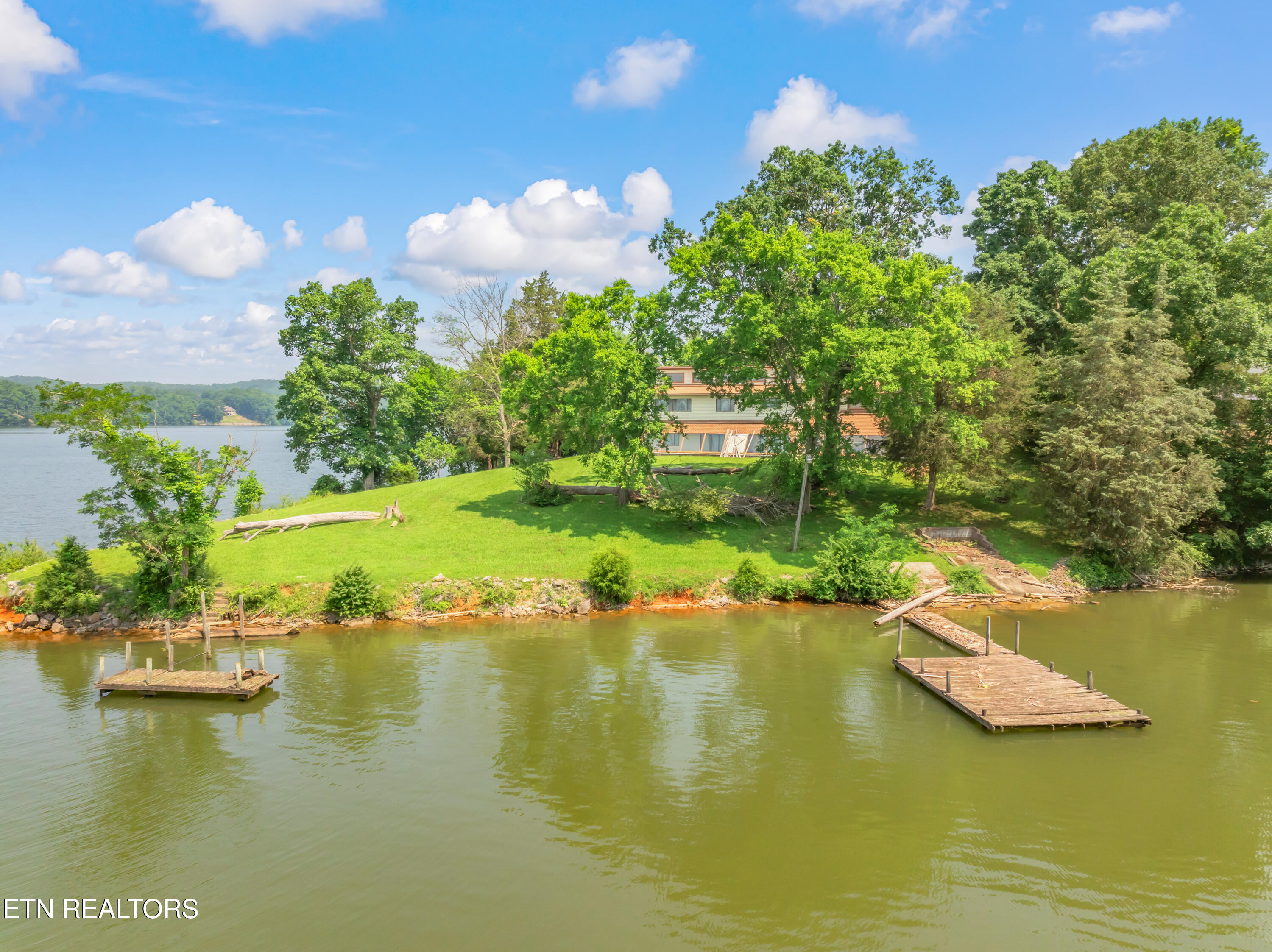 460 Lake Harbor Drive