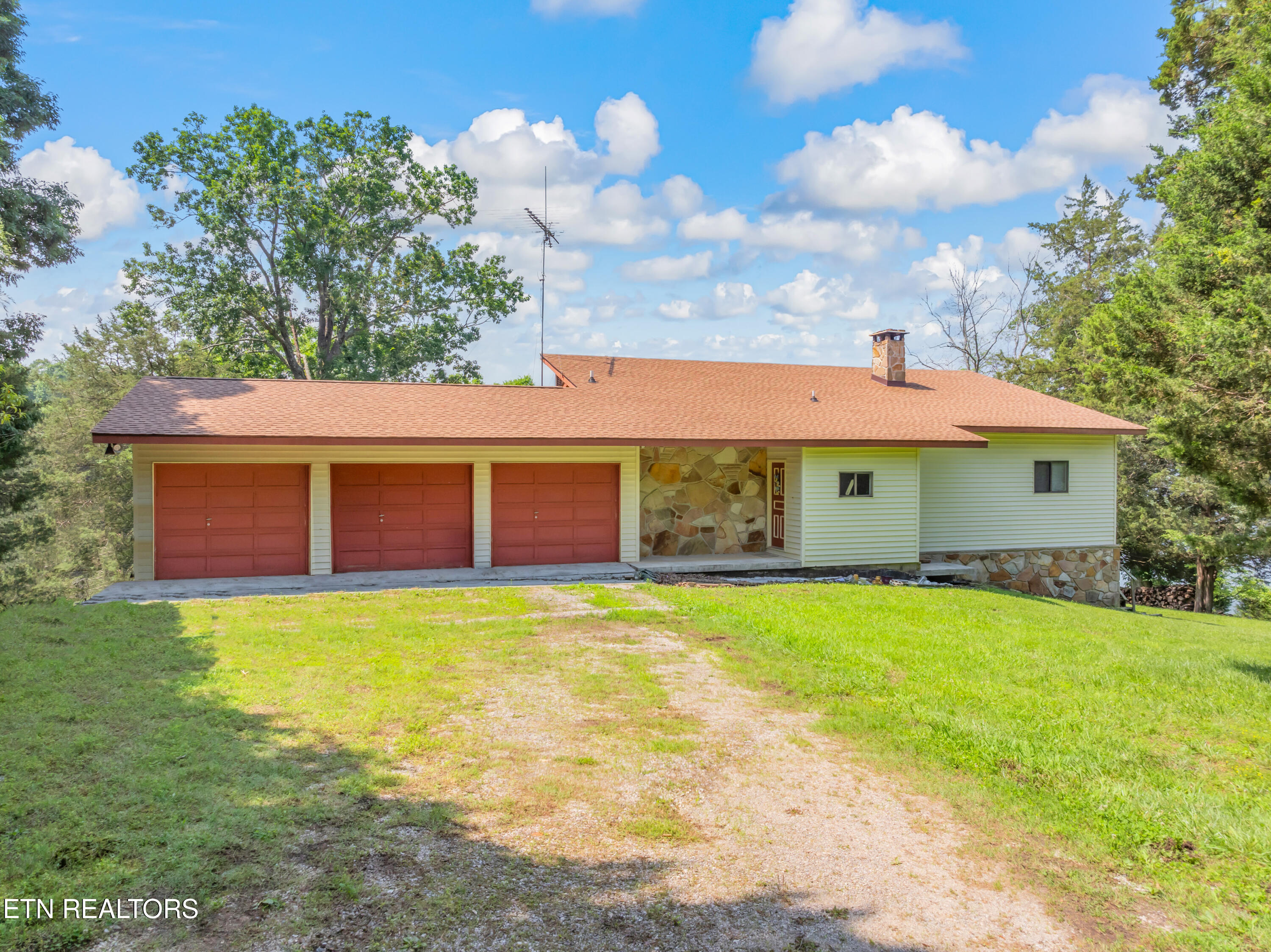 460 Lake Harbor Drive