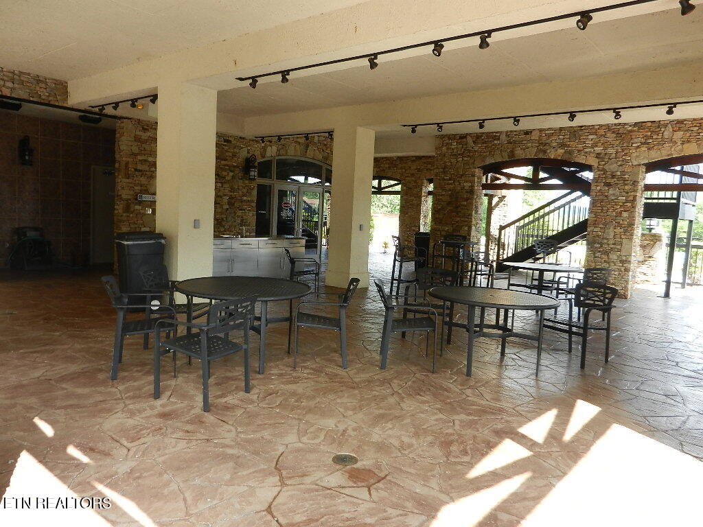 368 Walking Horse Tr