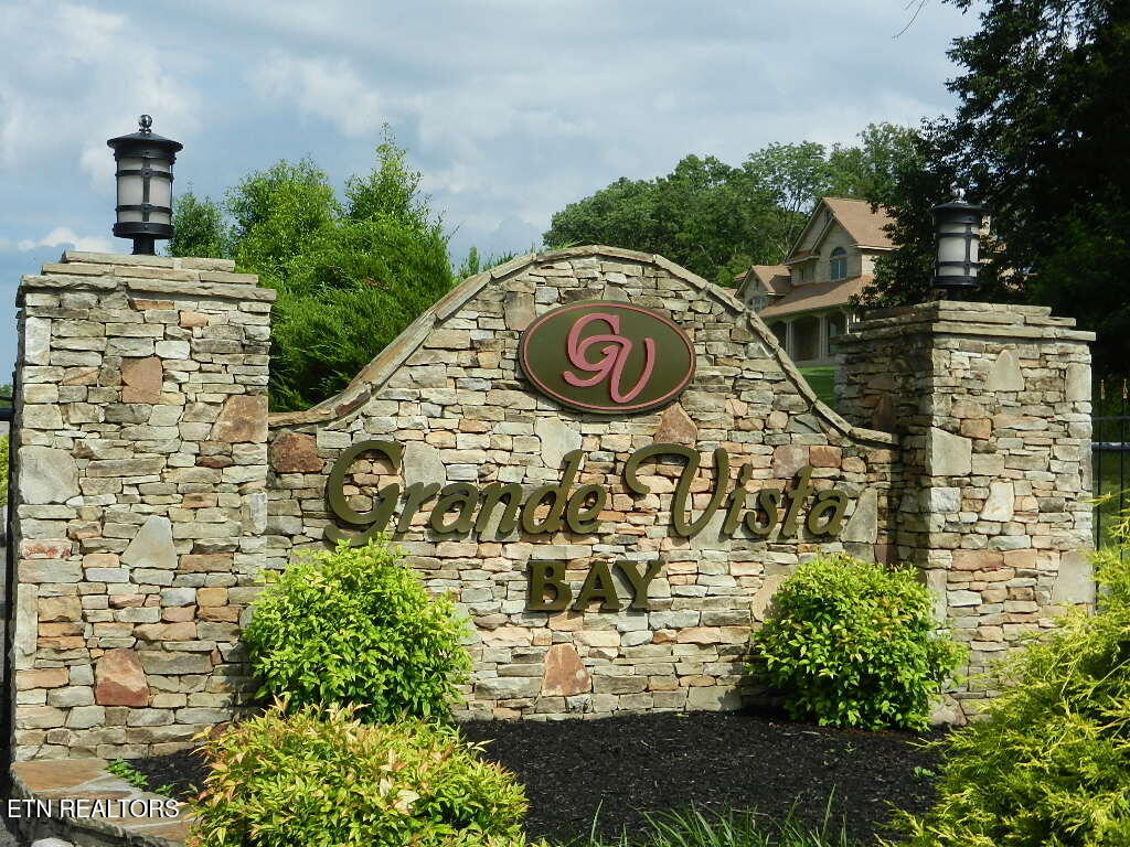 368 Walking Horse Tr