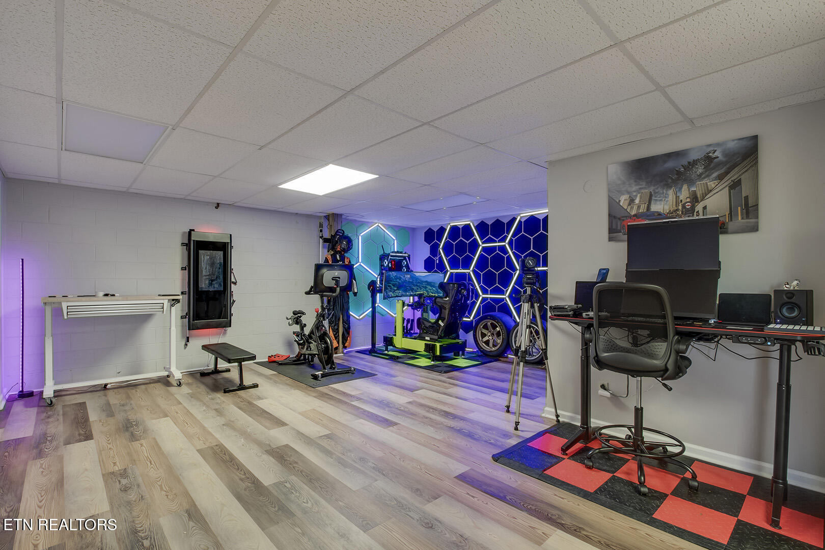 1200 River Oaks Drive
