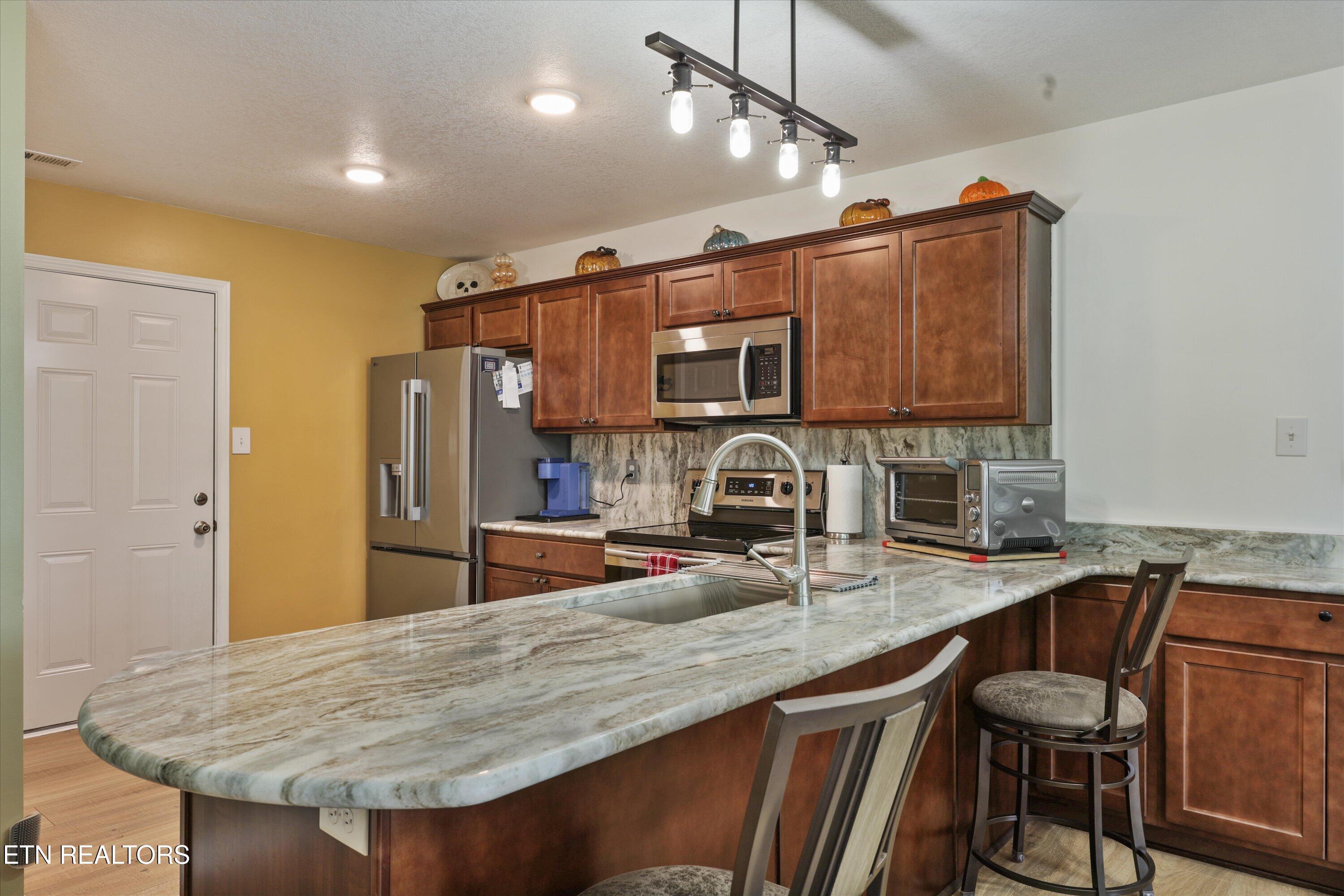126 Hartfield Lane