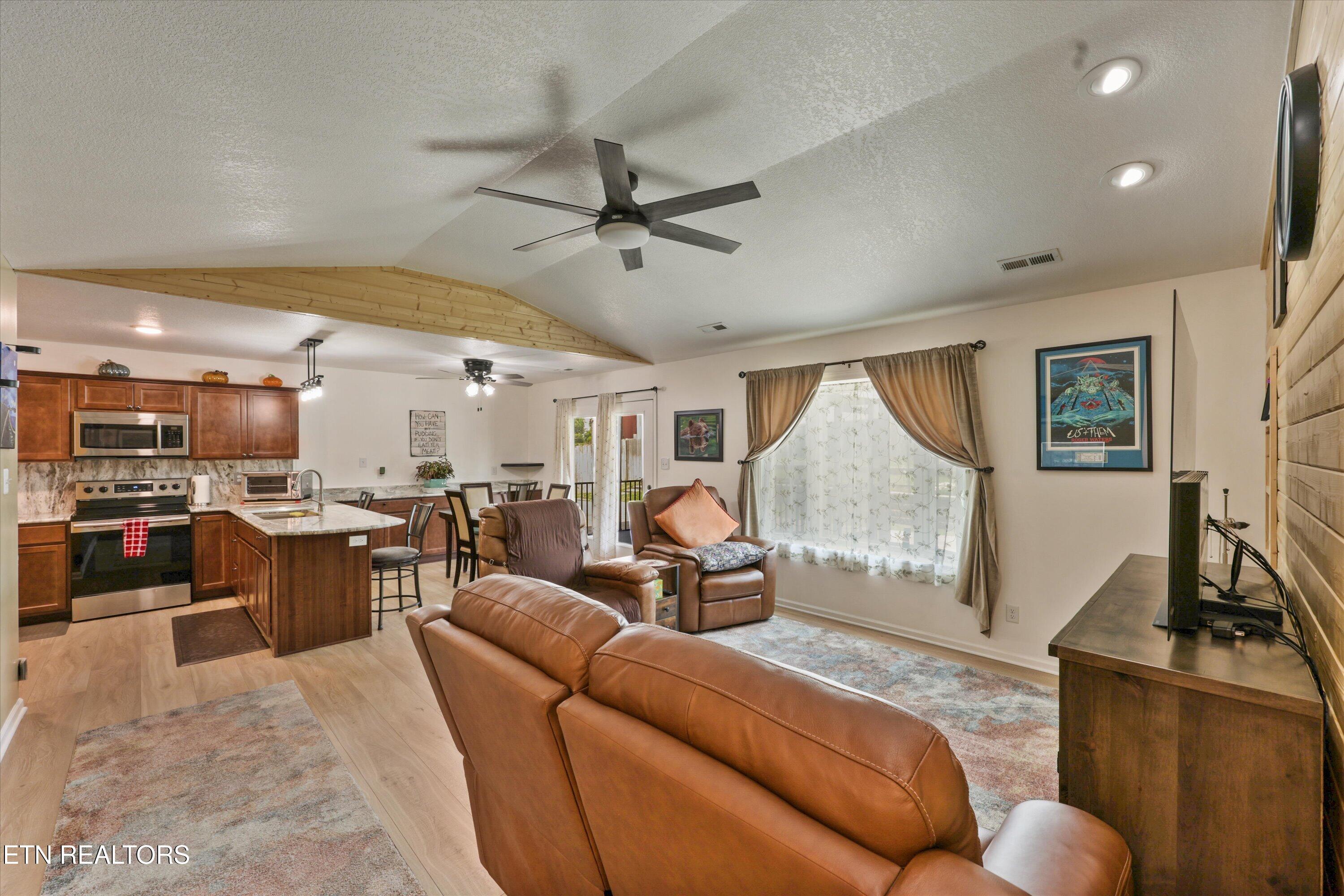126 Hartfield Lane