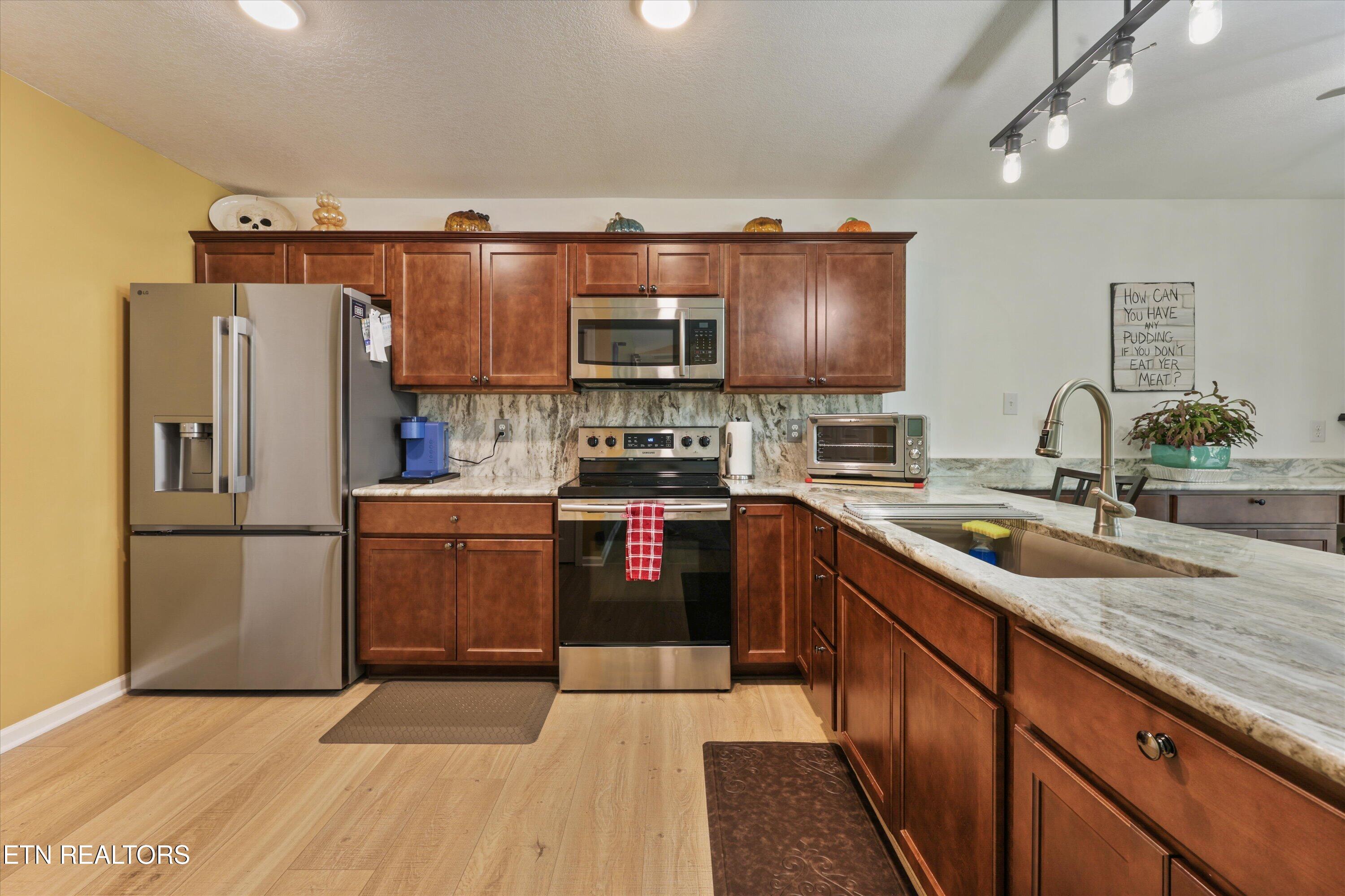 126 Hartfield Lane