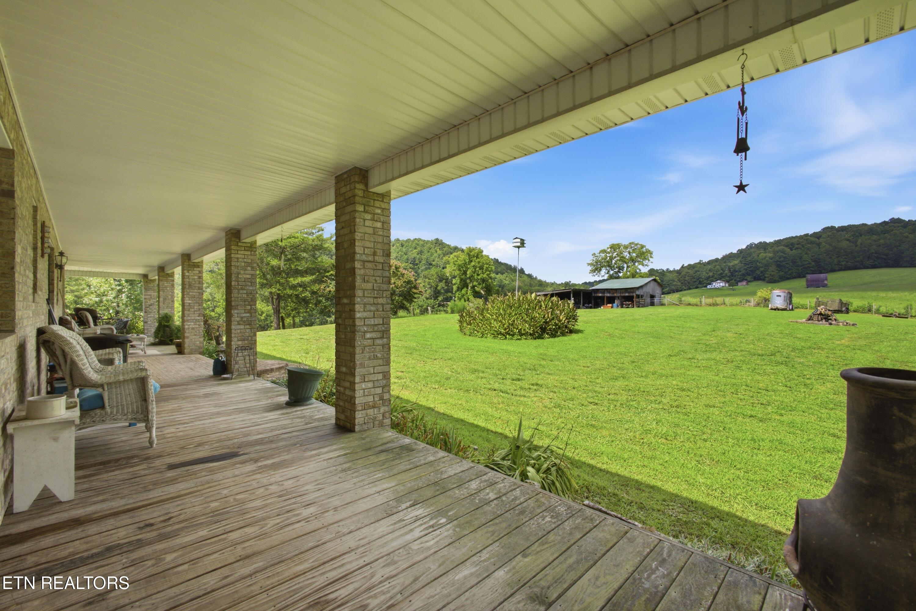 2020 Deermont Rd