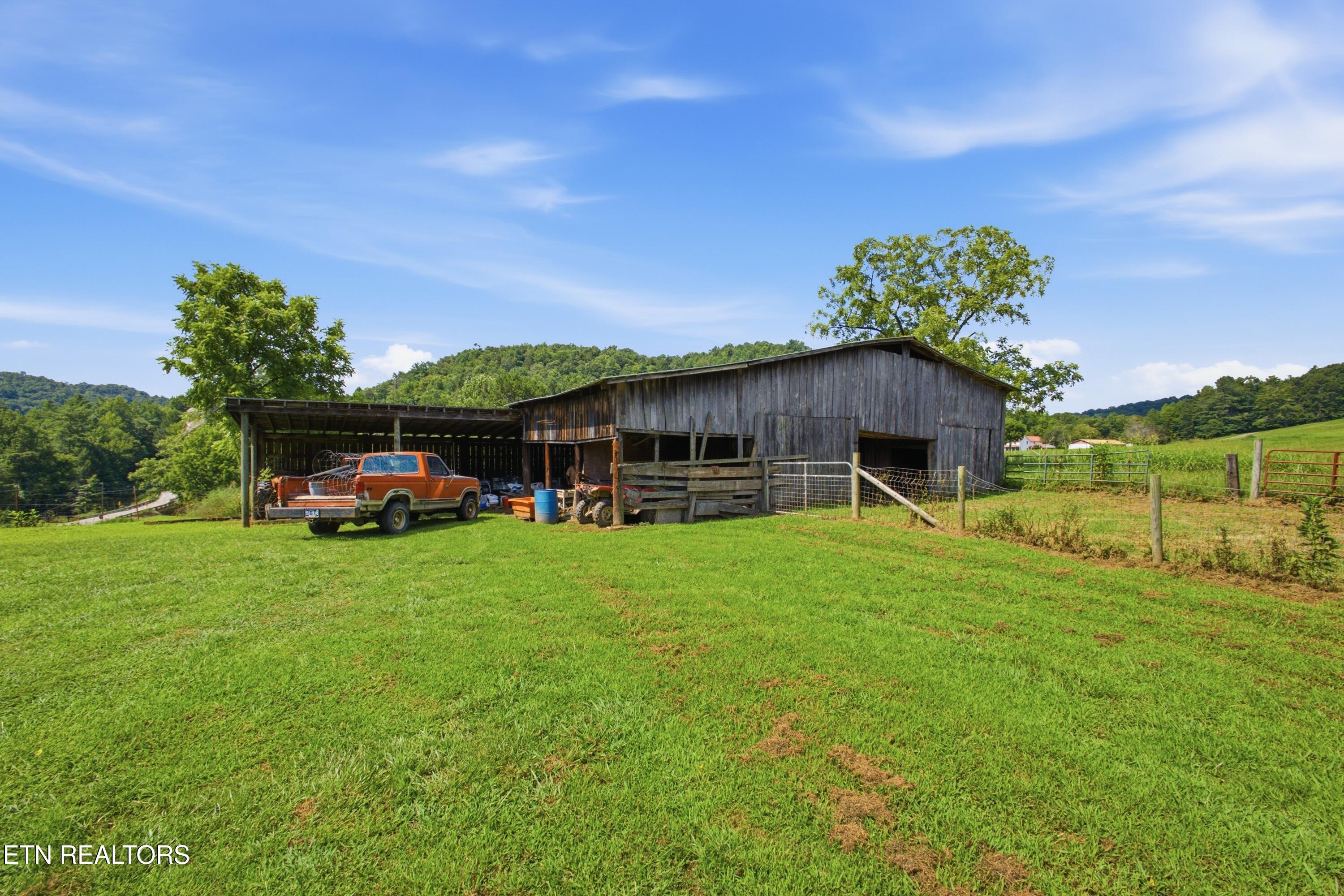 2020 Deermont Rd