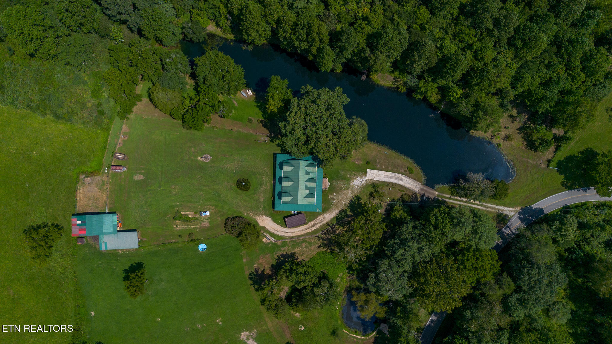 2020 Deermont Rd