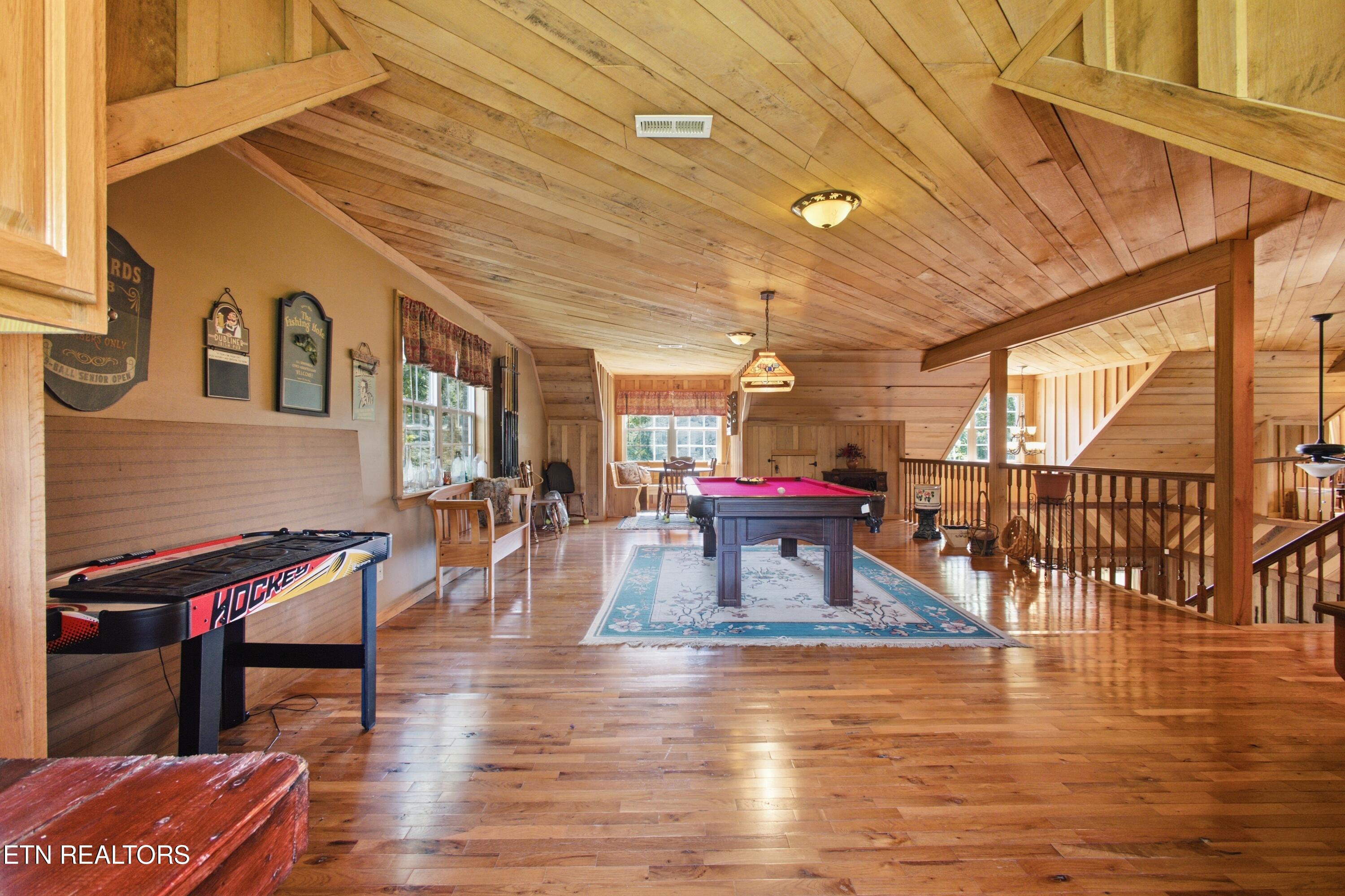 2020 Deermont Rd