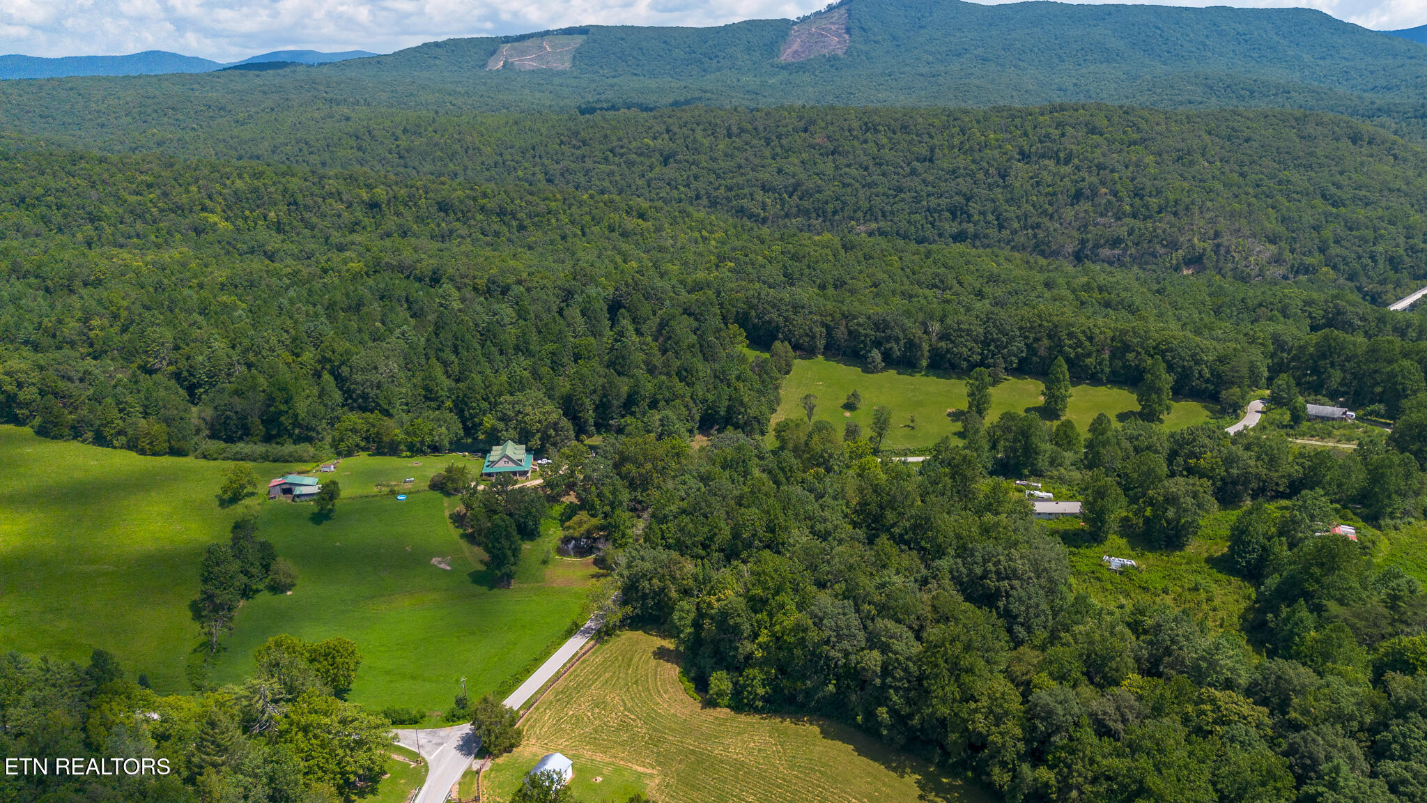 2020 Deermont Rd