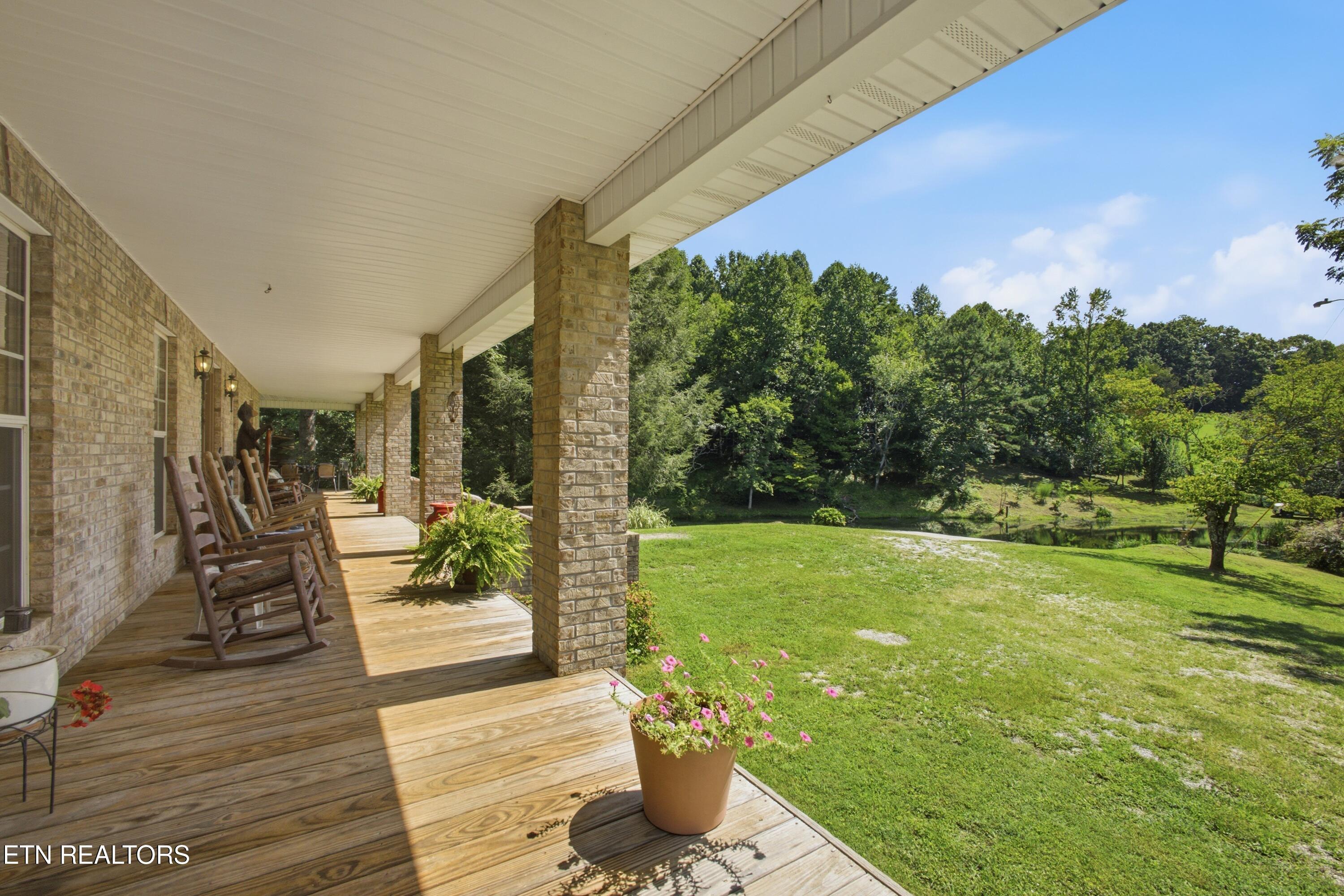 2020 Deermont Rd