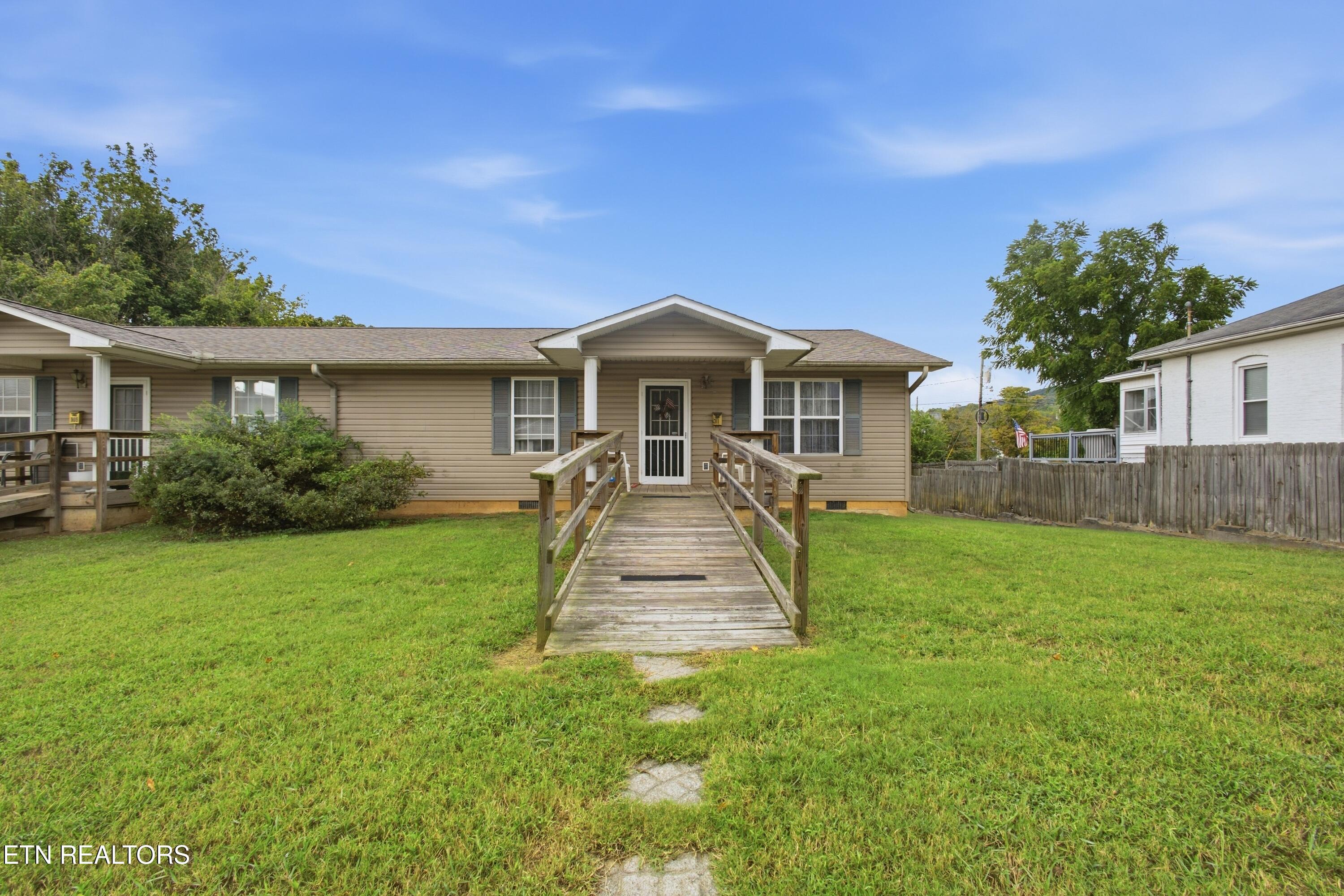 309 Carter Ave