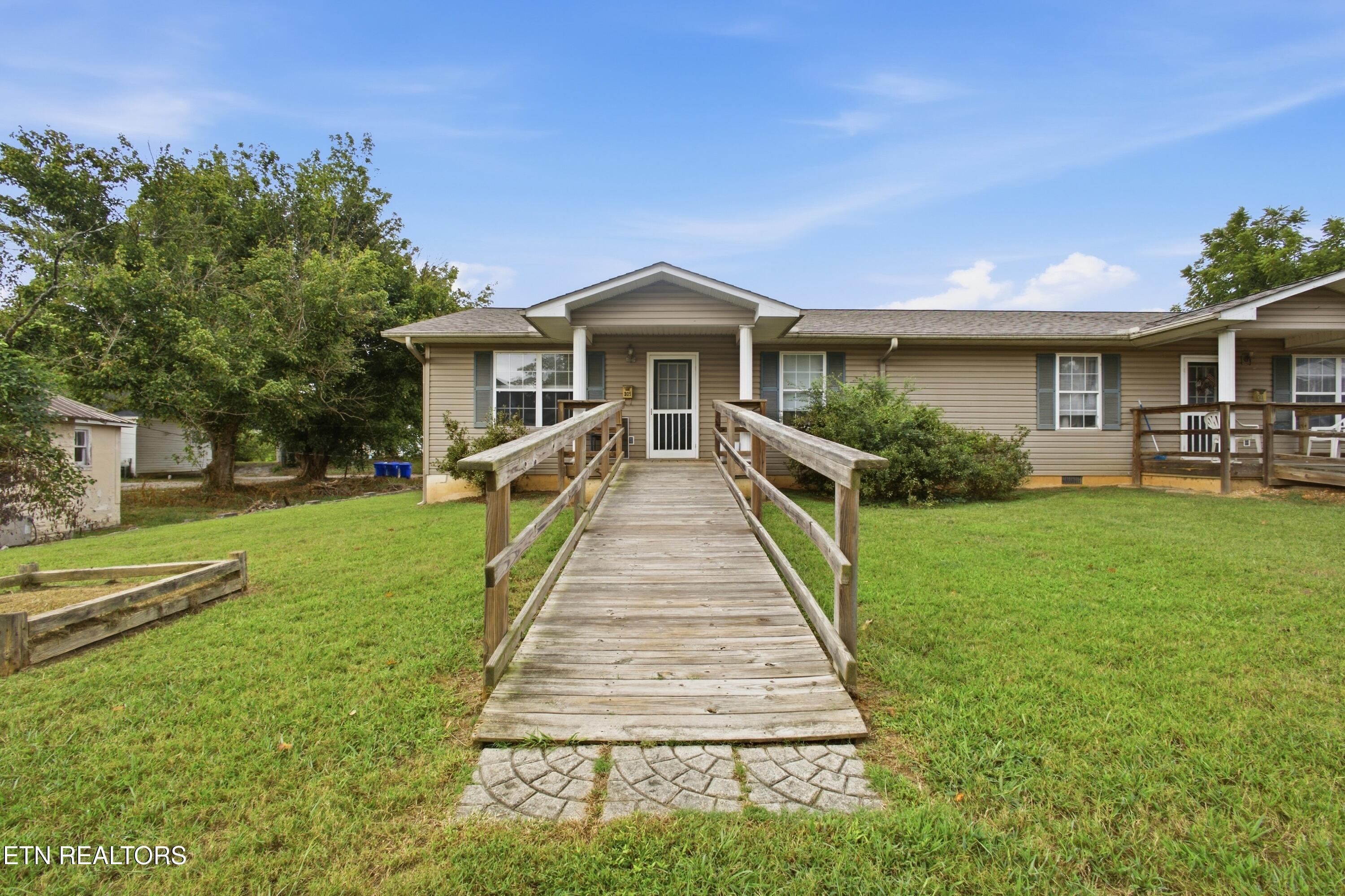 309 Carter Ave