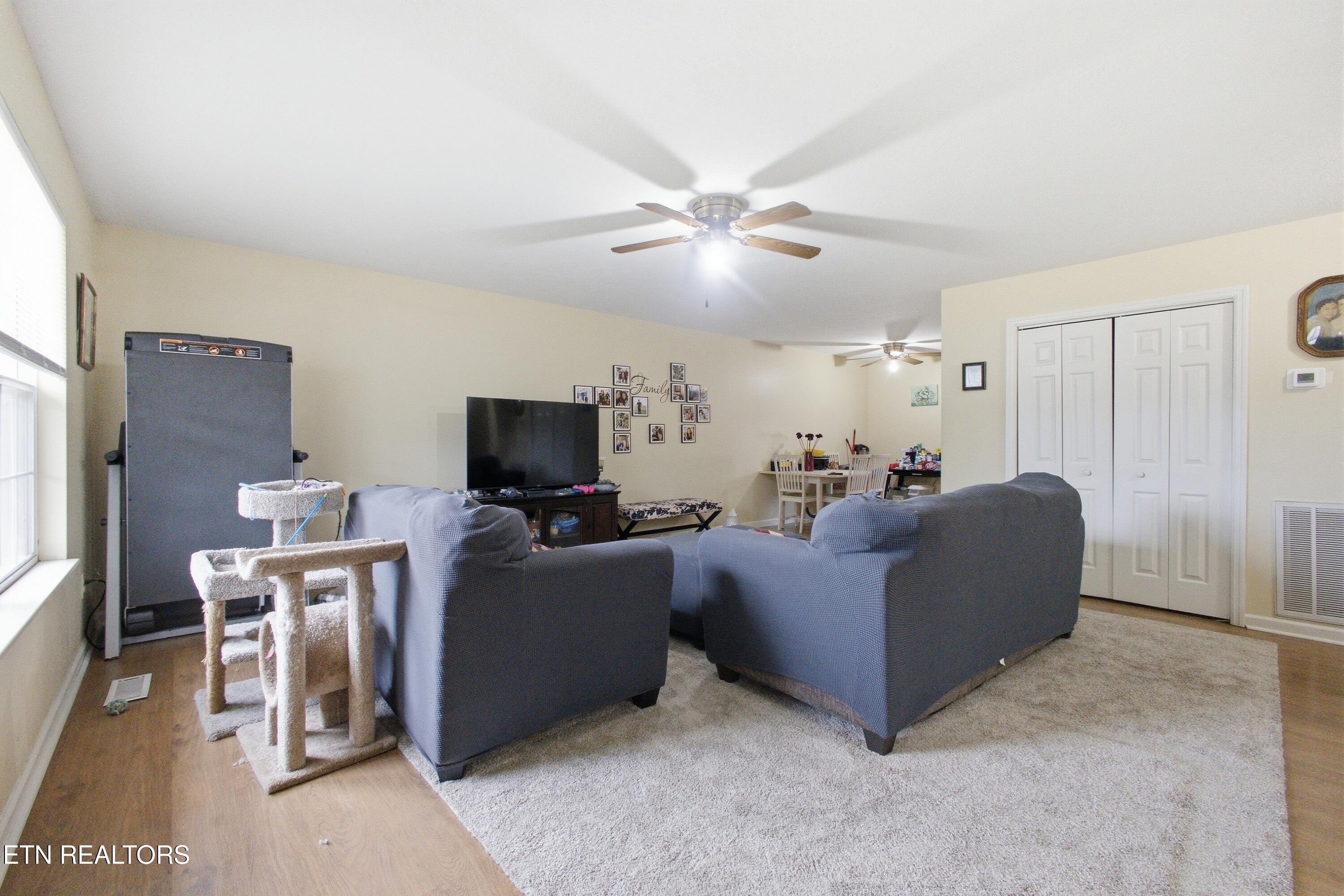 309 Carter Ave