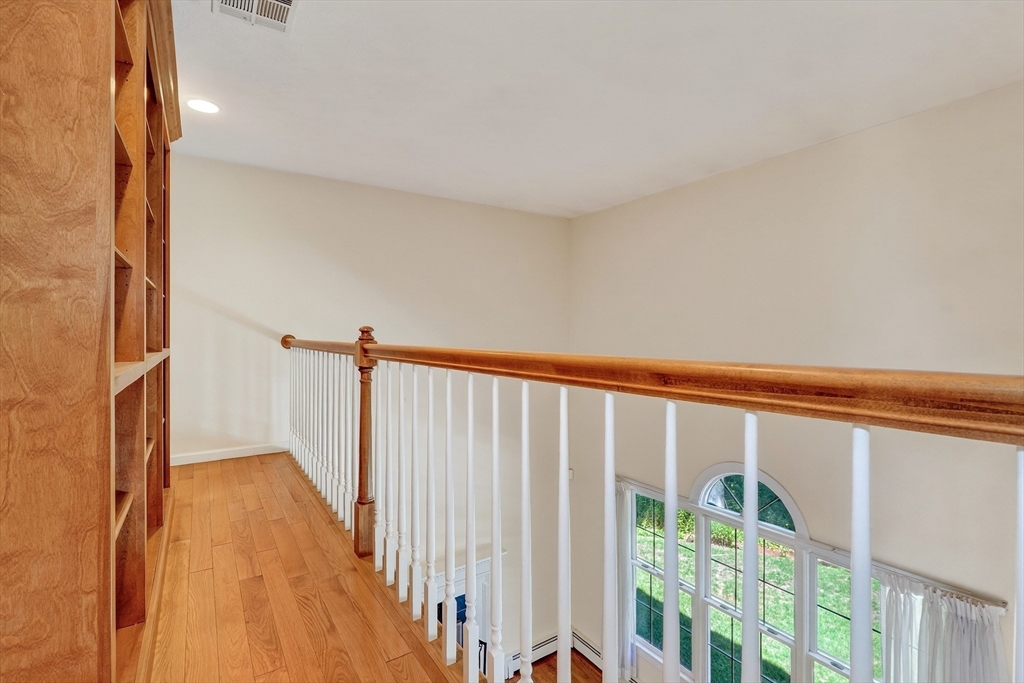 8 Saddle Way