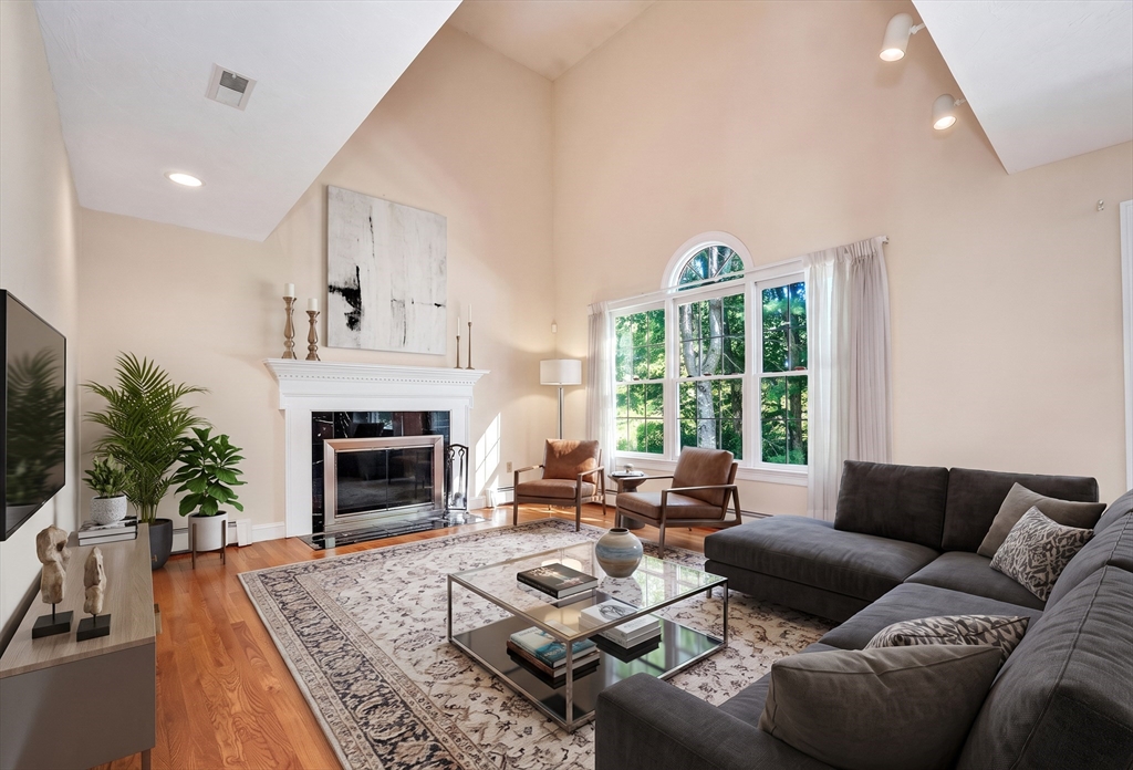 8 Saddle Way