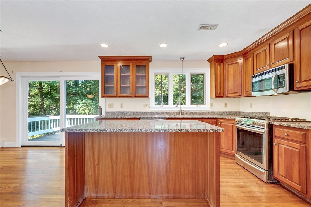 8 Saddle Way