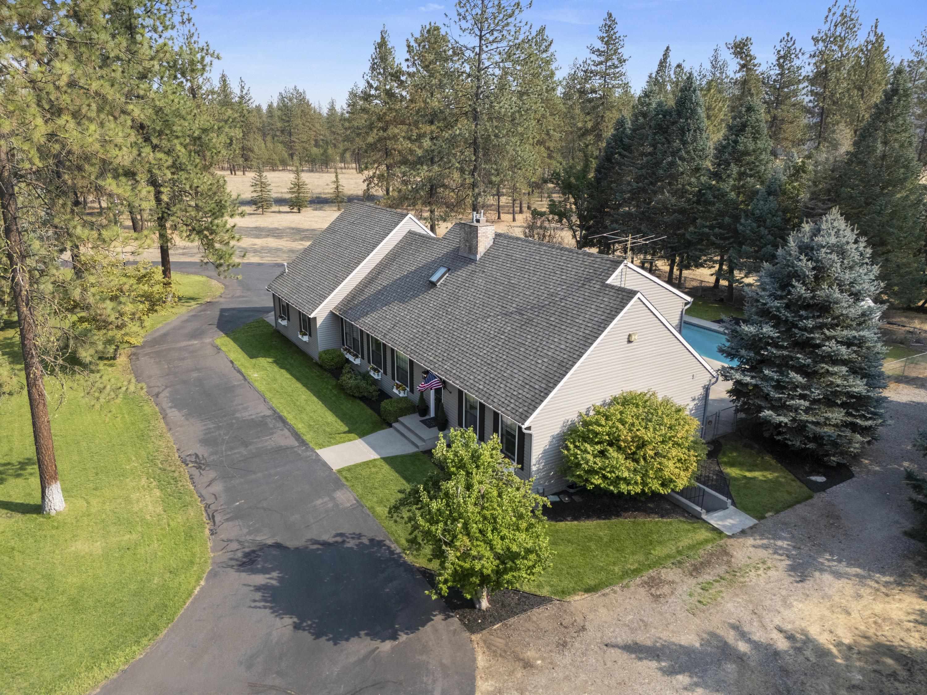 3717 W Rutter Pkwy
