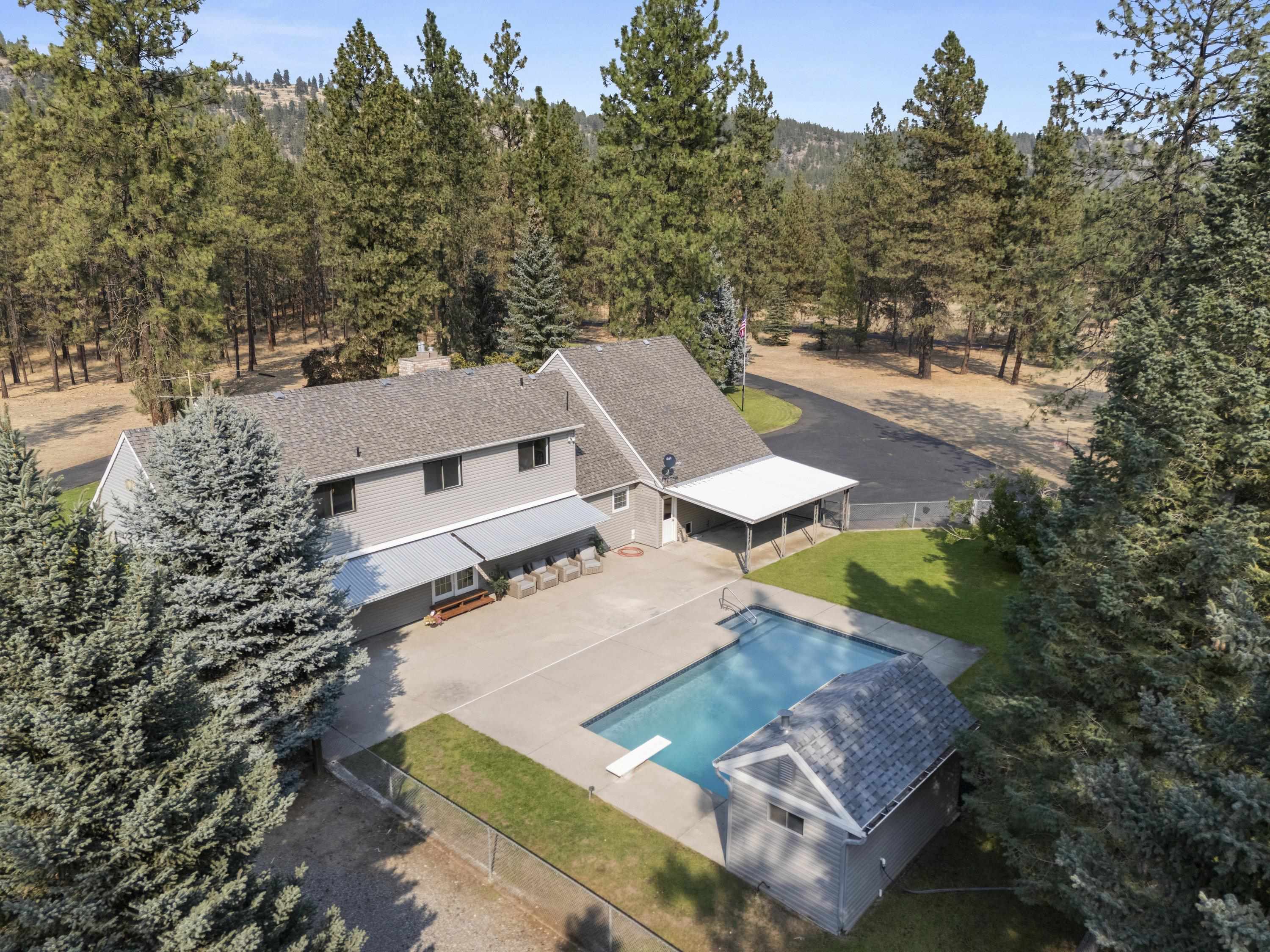 3717 W Rutter Pkwy