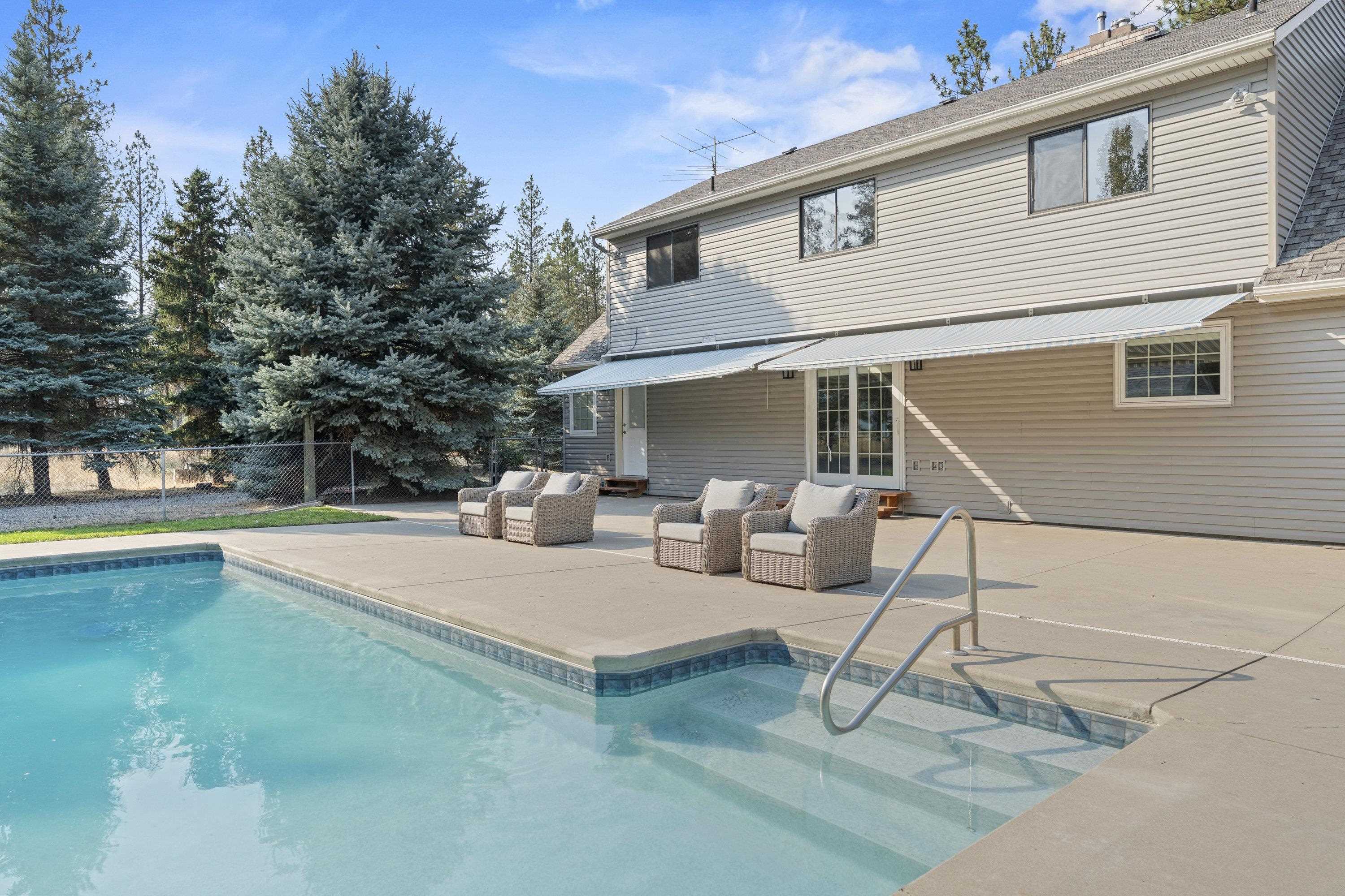3717 W Rutter Pkwy