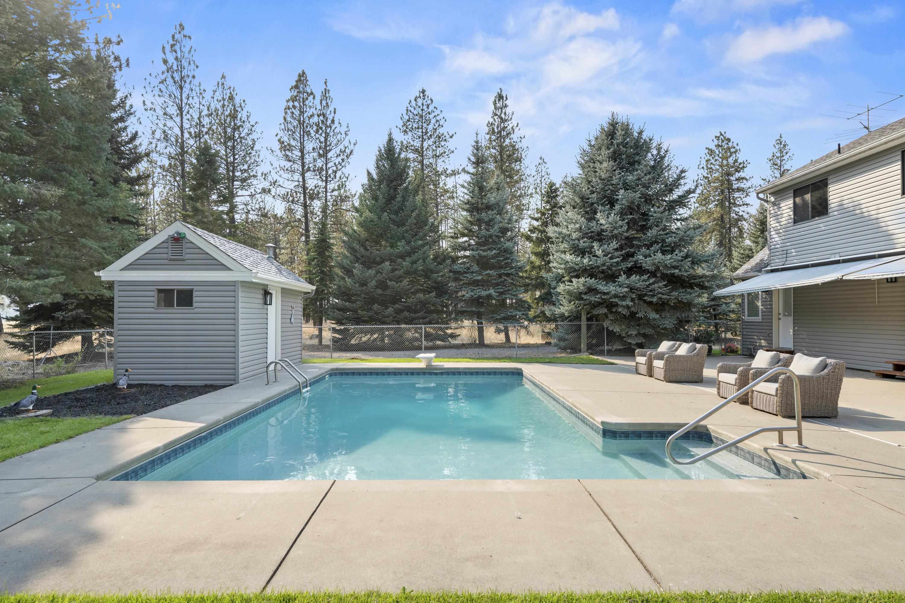 3717 W Rutter Pkwy