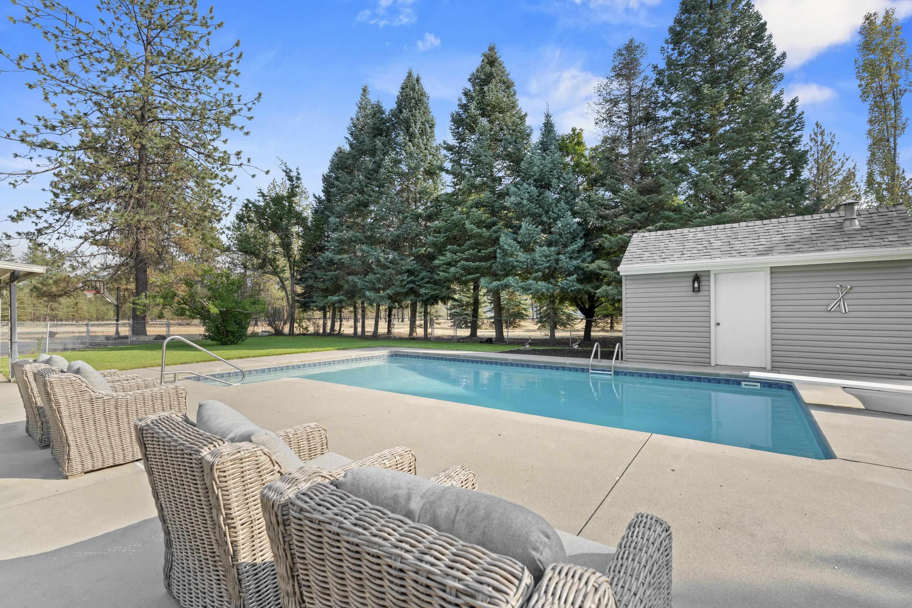 3717 W Rutter Pkwy
