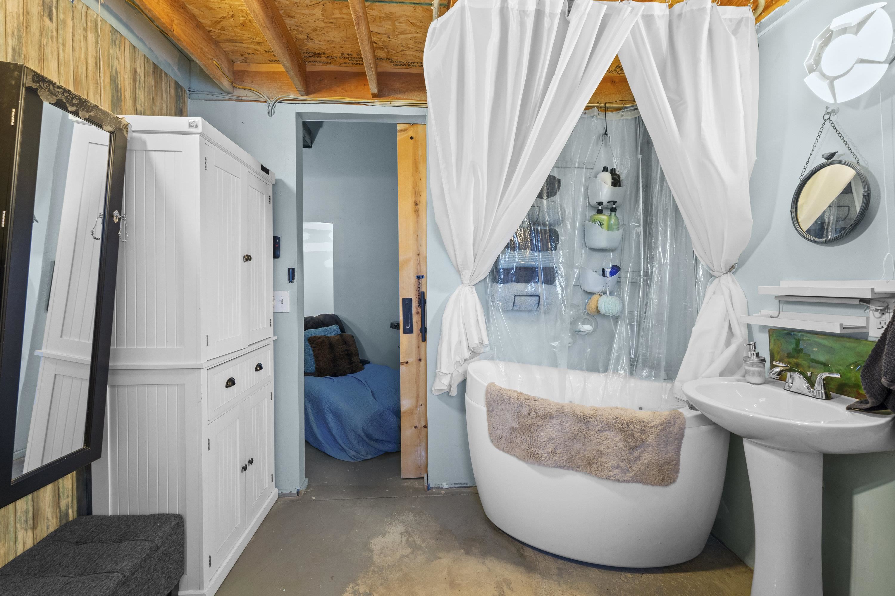 6690 Highway 291 Hwy