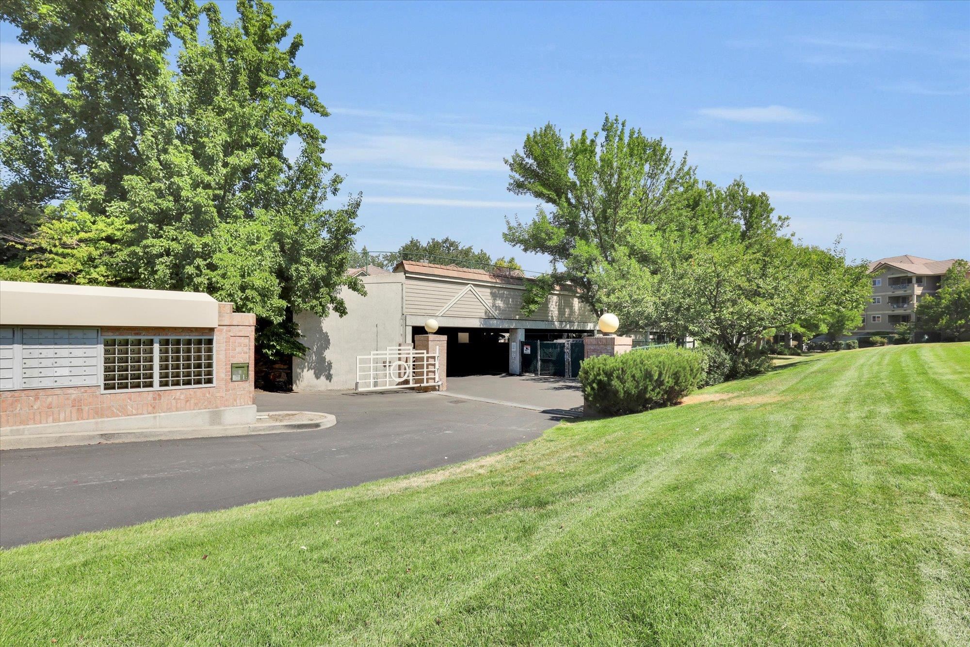 639 N Riverpoint Blvd