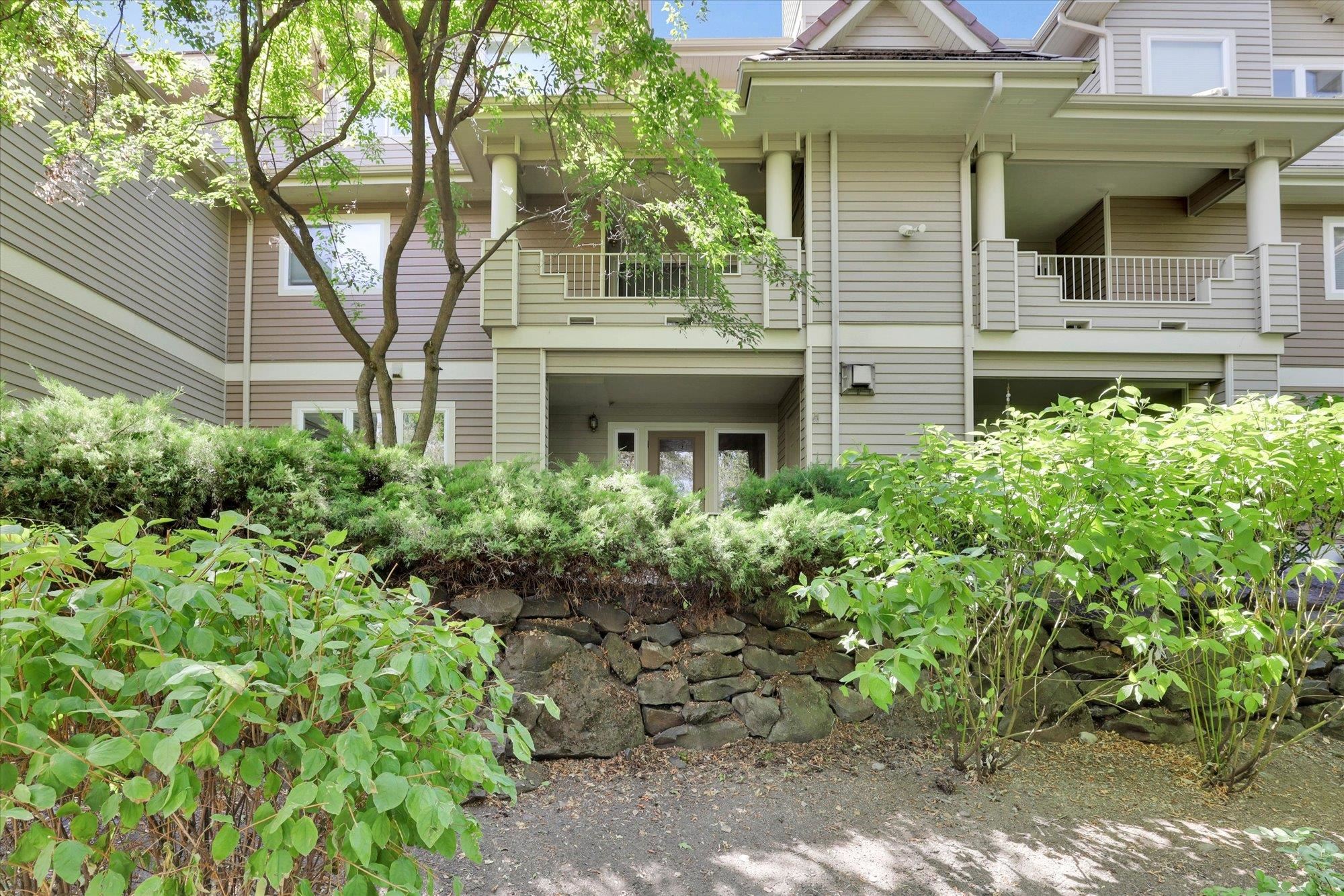 639 N Riverpoint Blvd