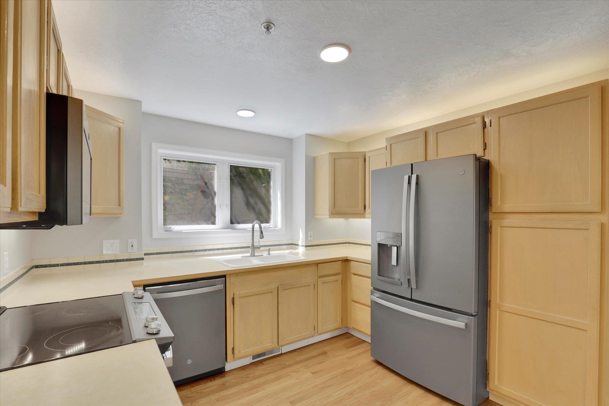 639 N Riverpoint Blvd