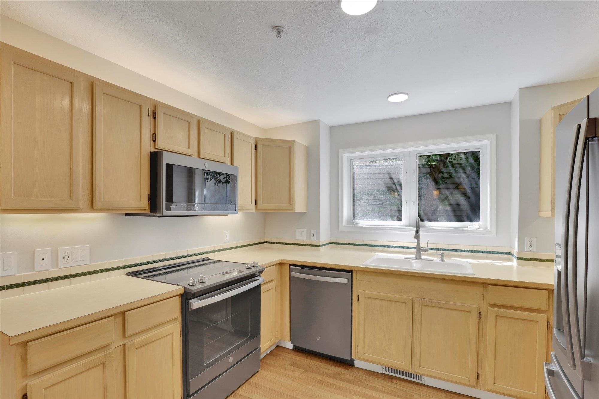 639 N Riverpoint Blvd