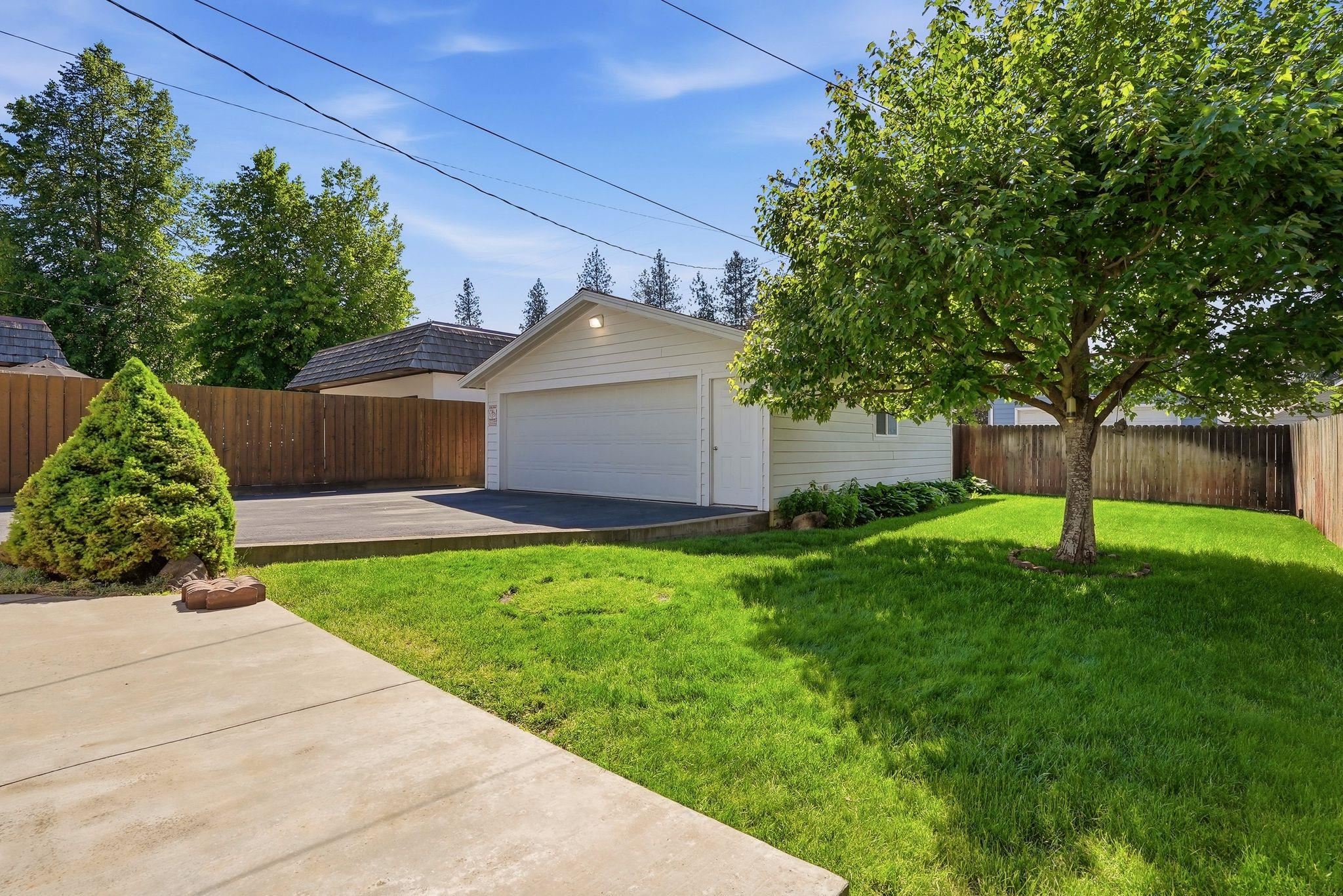 3128 S Manito Blvd